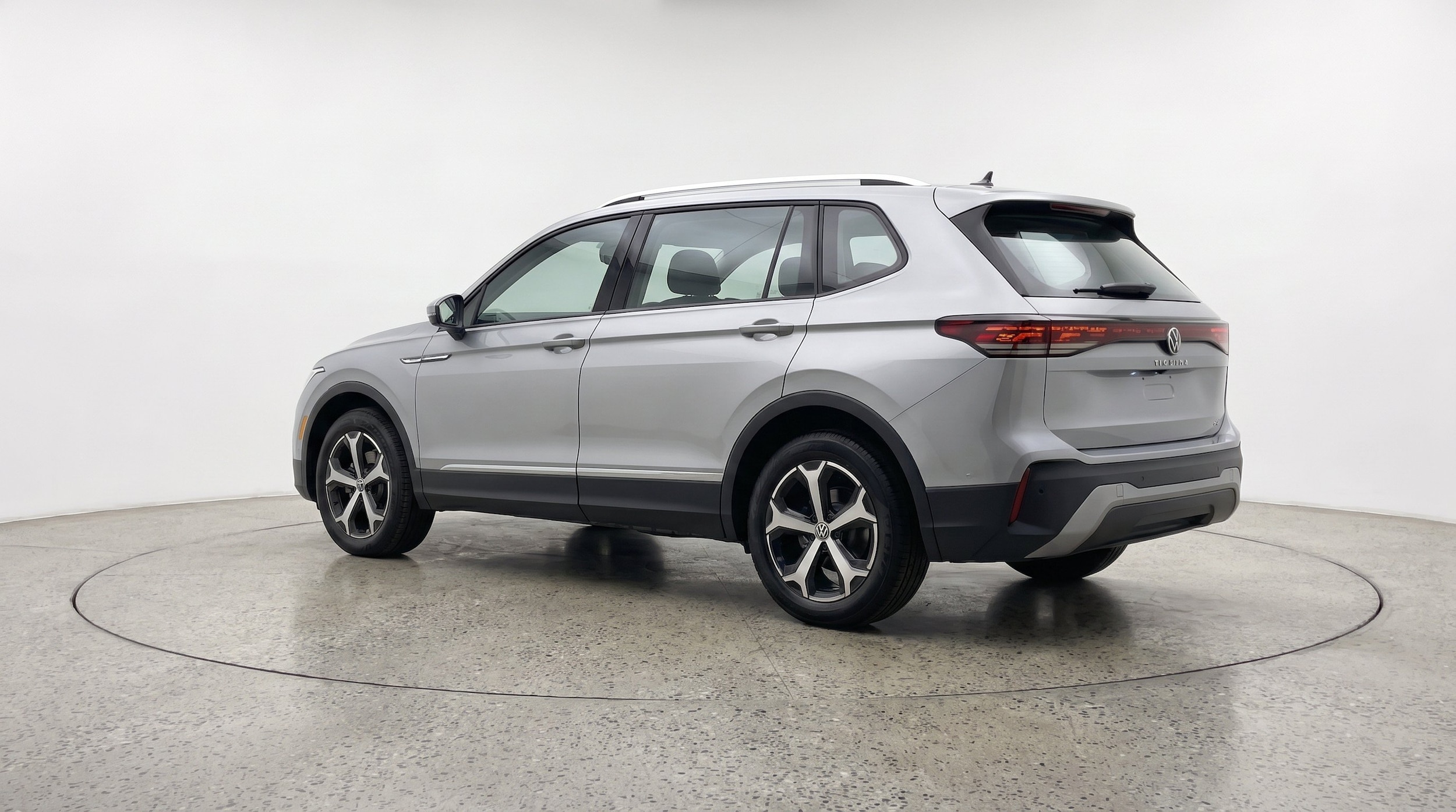 Thumbnail: 2026 Volkswagen Tiguan - 6