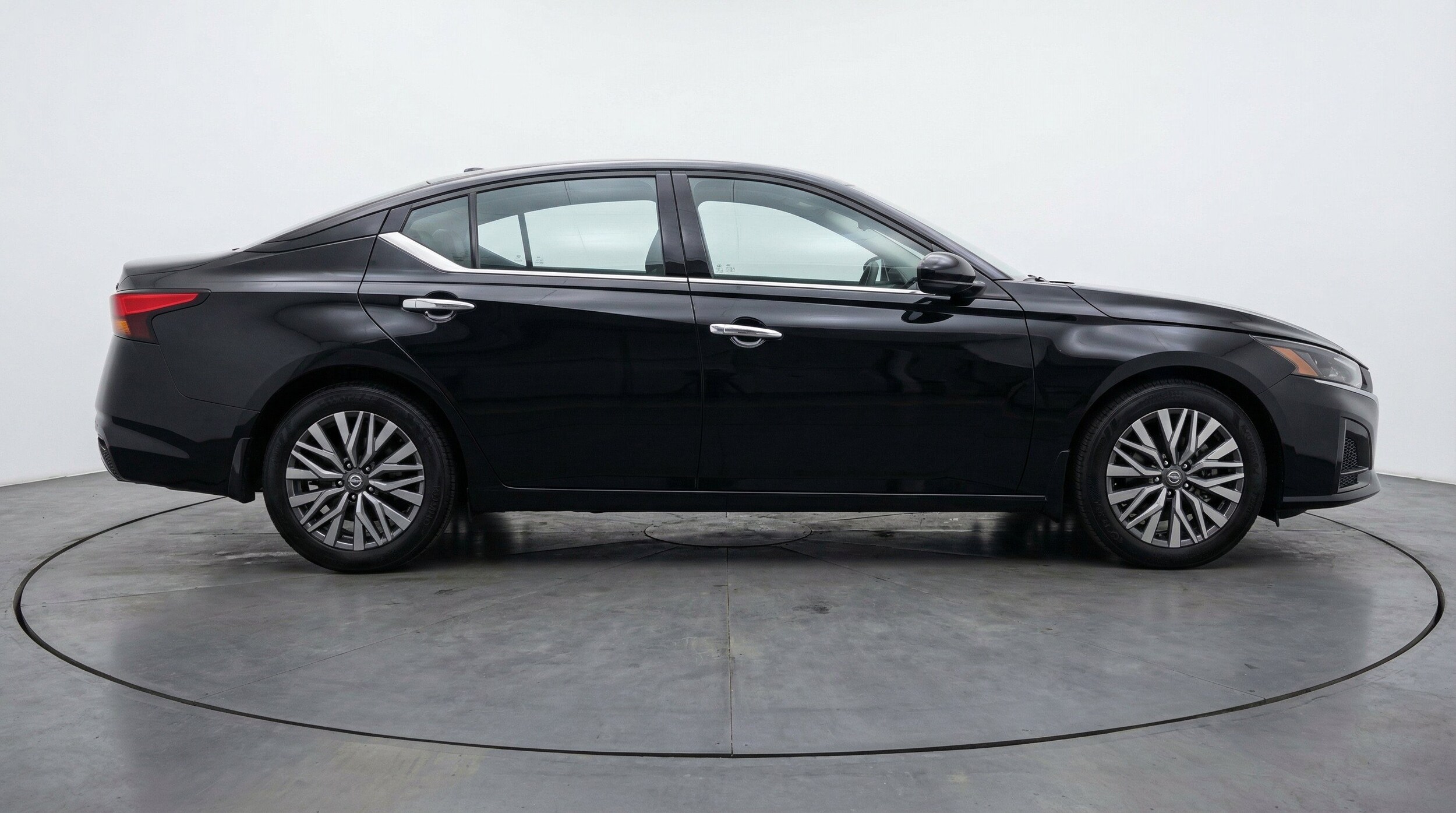 Thumbnail: 2025 Nissan Altima - 11