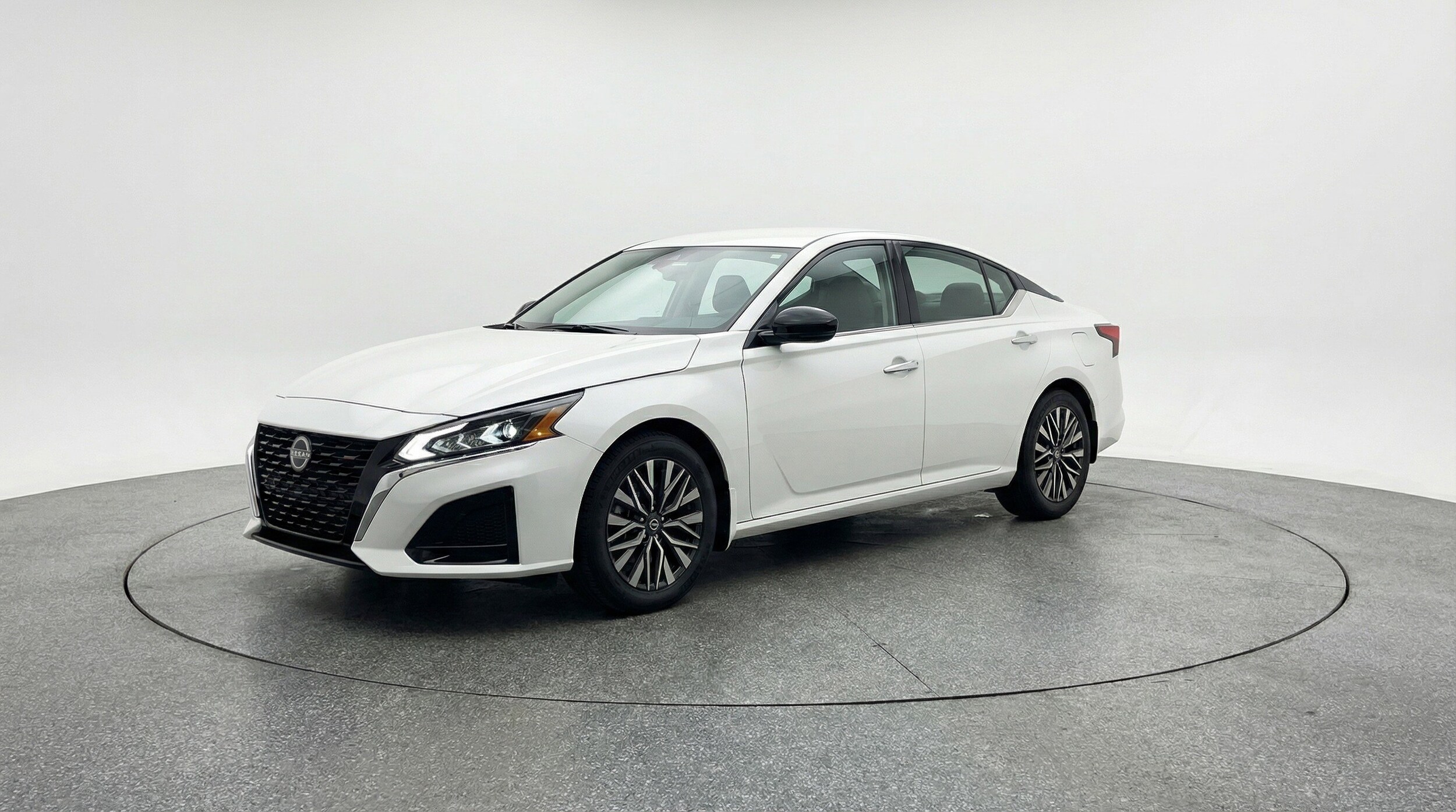 Thumbnail: 2025 Nissan Altima - 3