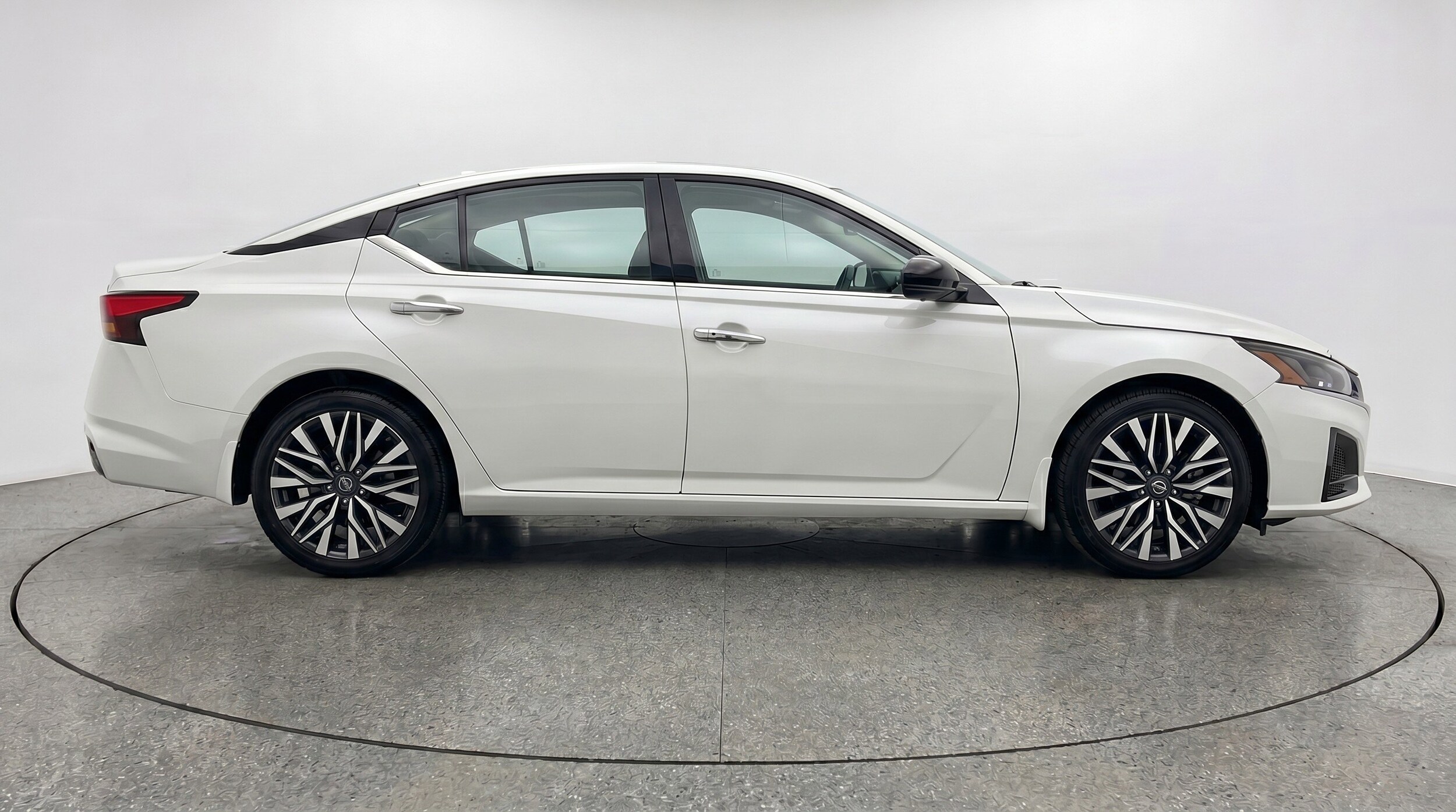 Thumbnail: 2025 Nissan Altima - 11