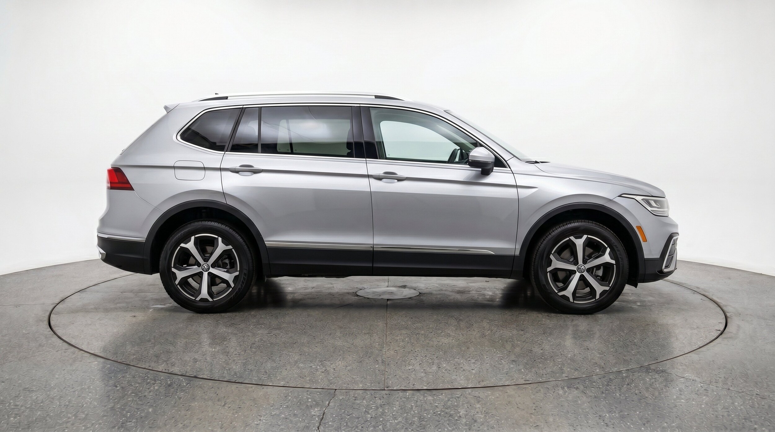 Thumbnail: 2026 Volkswagen Tiguan - 11
