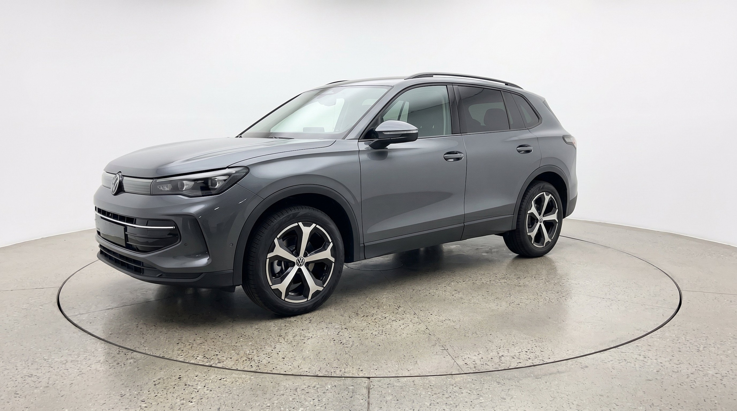 Thumbnail: 2026 Volkswagen Tiguan - 3