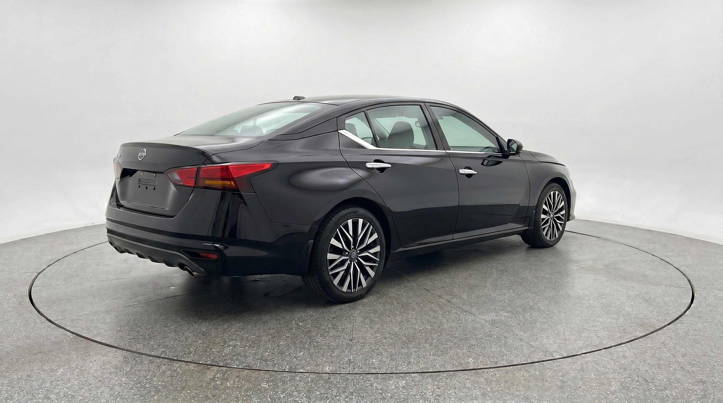 Thumbnail: 2025 Nissan Altima - 9