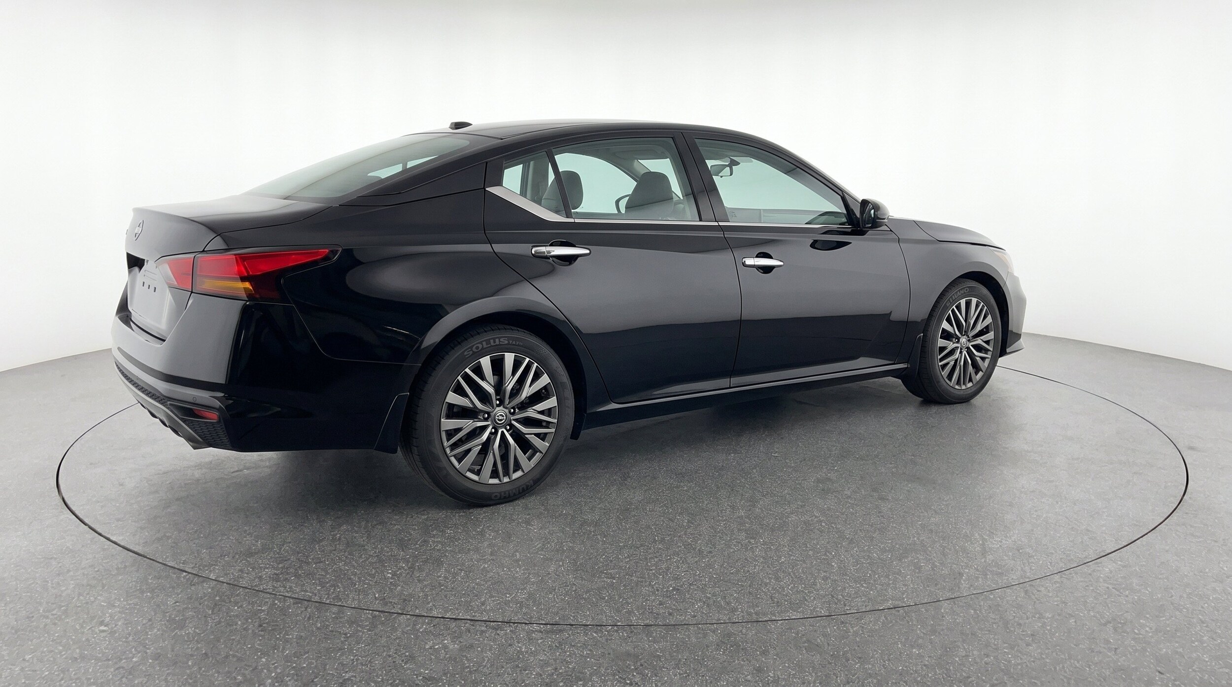 Thumbnail: 2025 Nissan Altima - 9