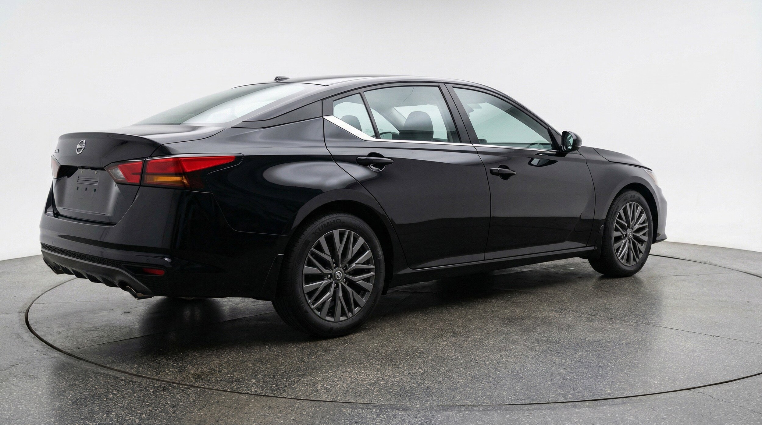 Thumbnail: 2025 Nissan Altima - 9