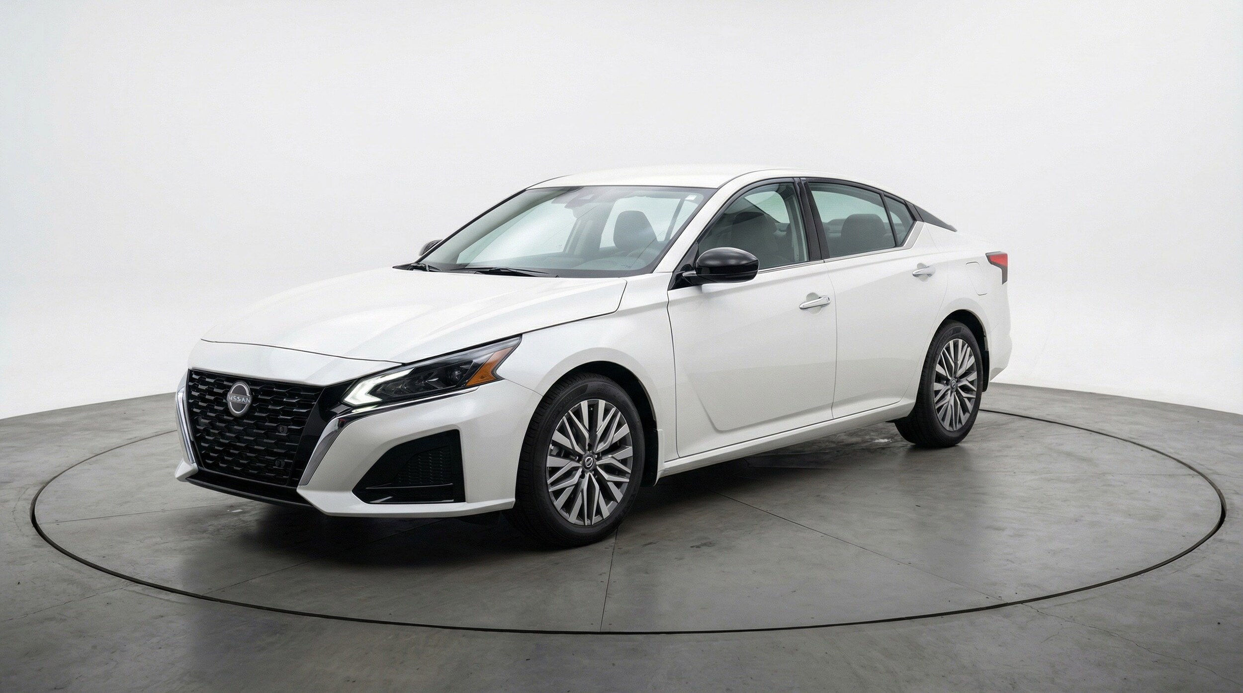 Thumbnail: 2025 Nissan Altima - 3