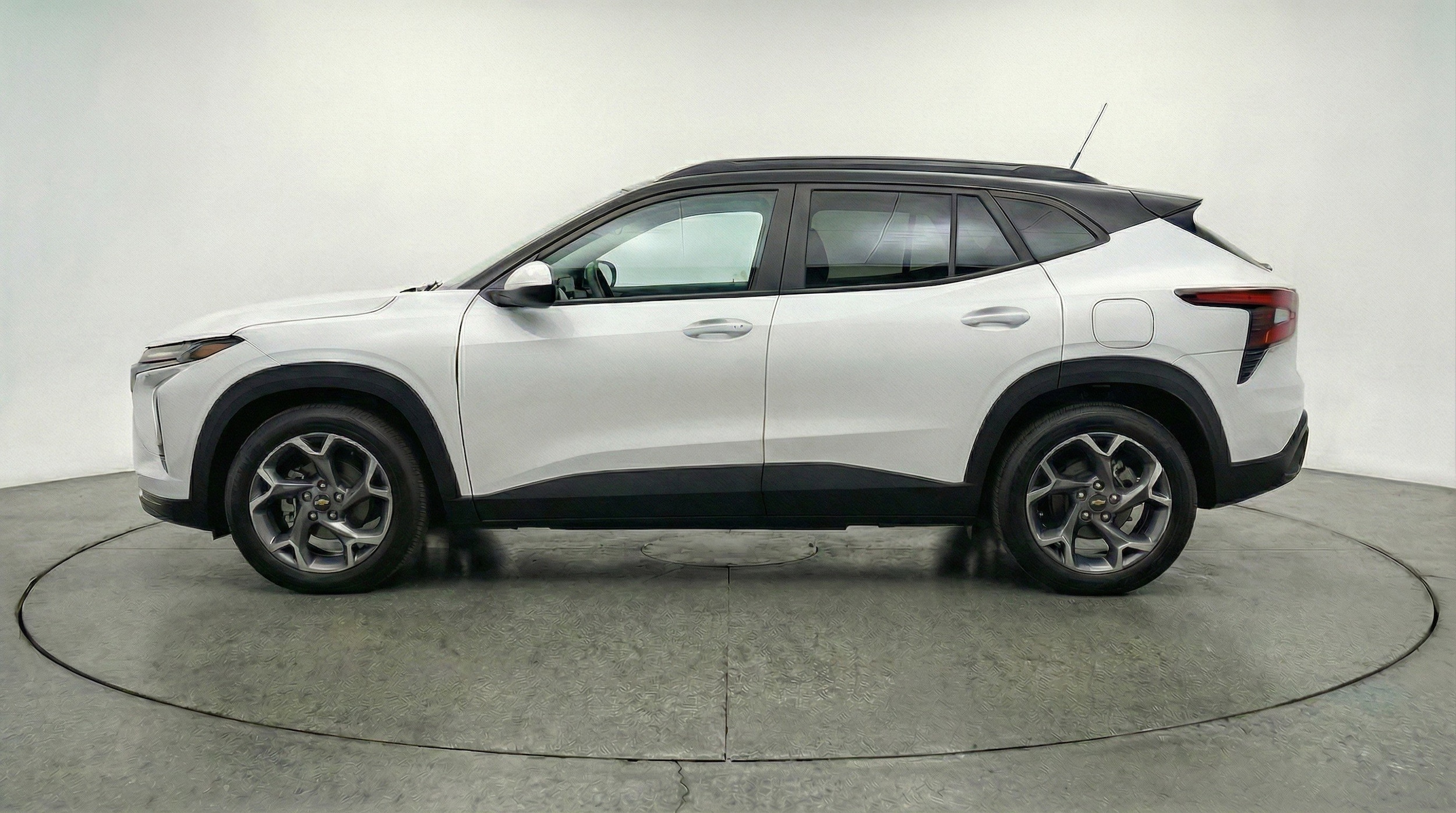 Thumbnail: 2025 Chevrolet Trax - 5