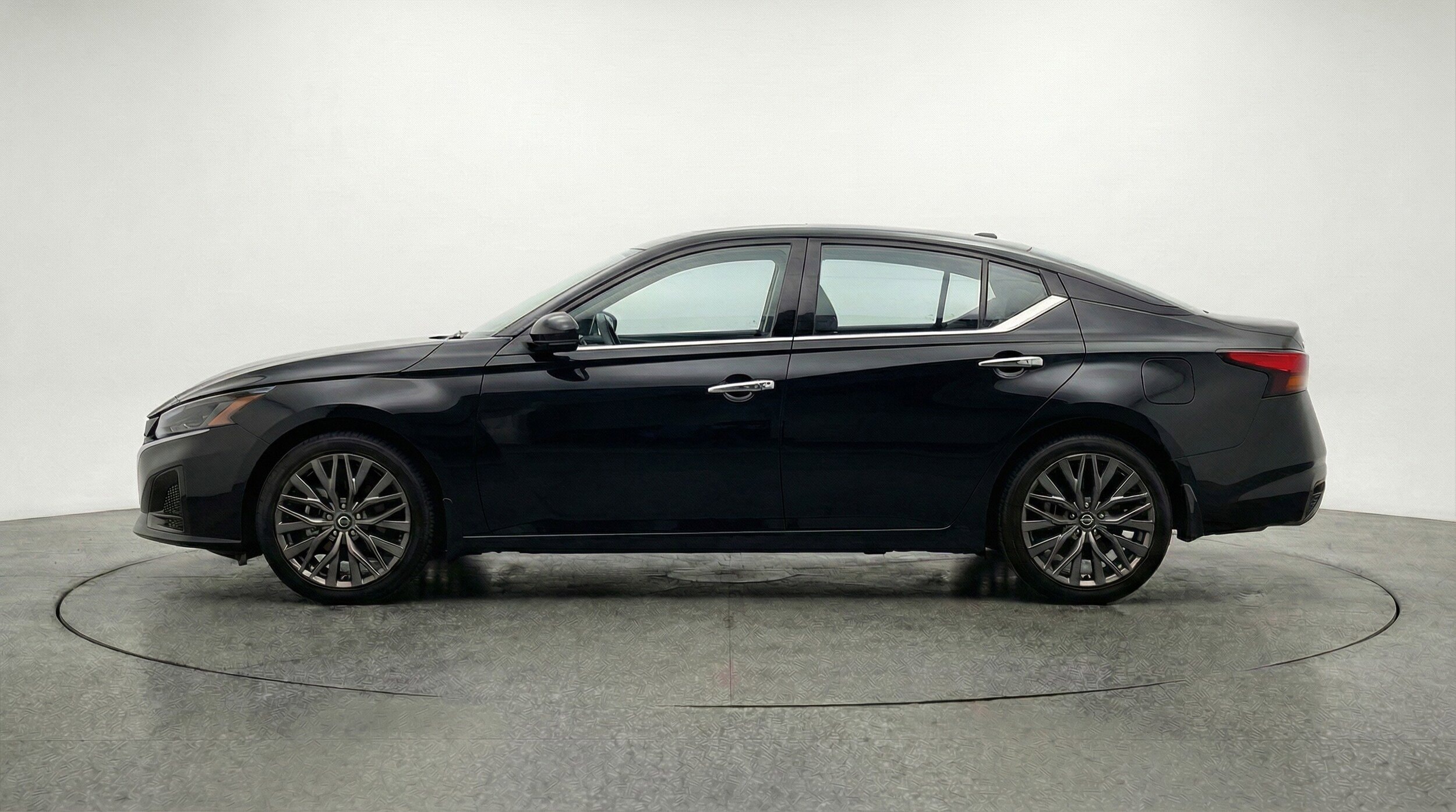 Thumbnail: 2025 Nissan Altima - 4