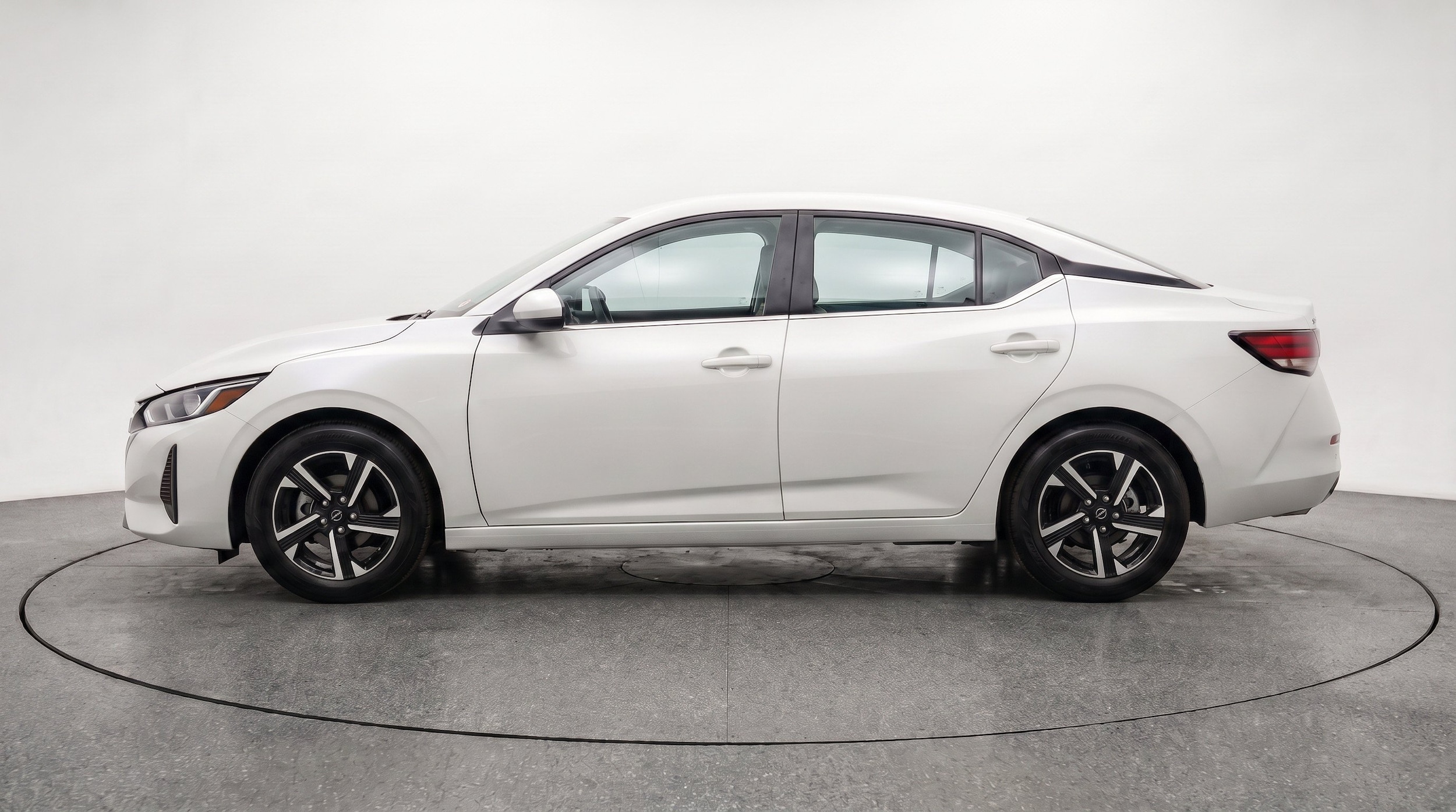 Thumbnail: 2025 Nissan Sentra - 5