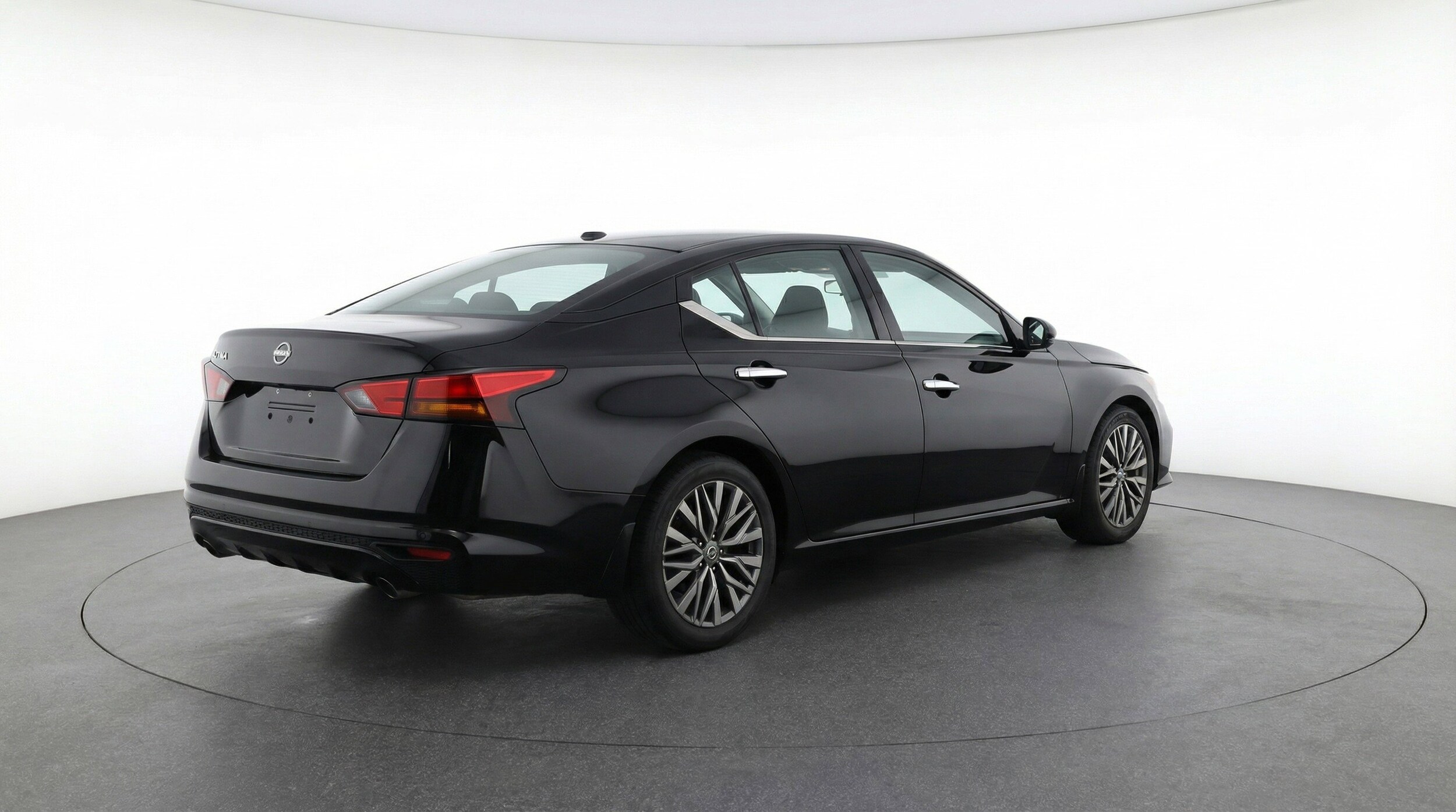 Thumbnail: 2025 Nissan Altima - 9