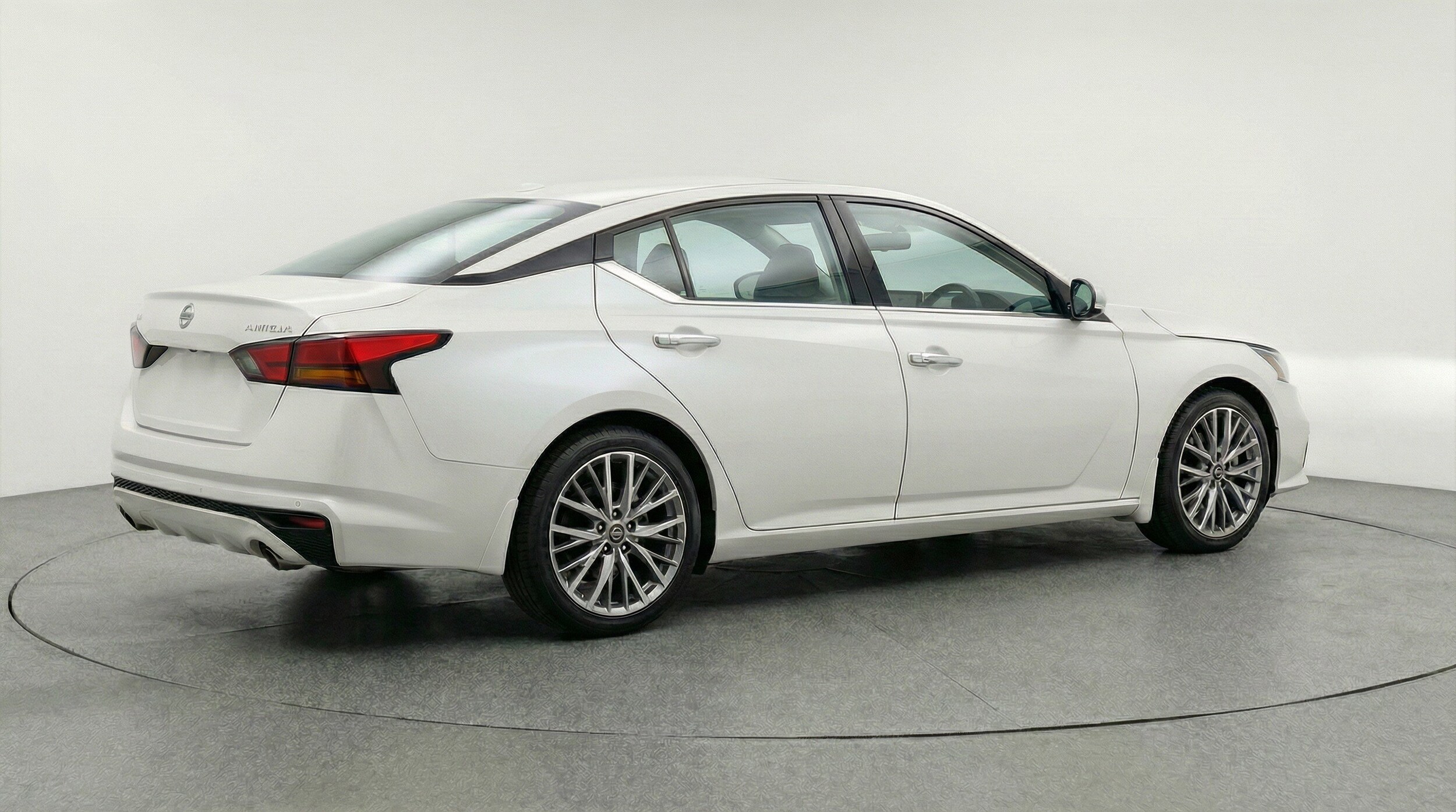 Thumbnail: 2025 Nissan Altima - 9