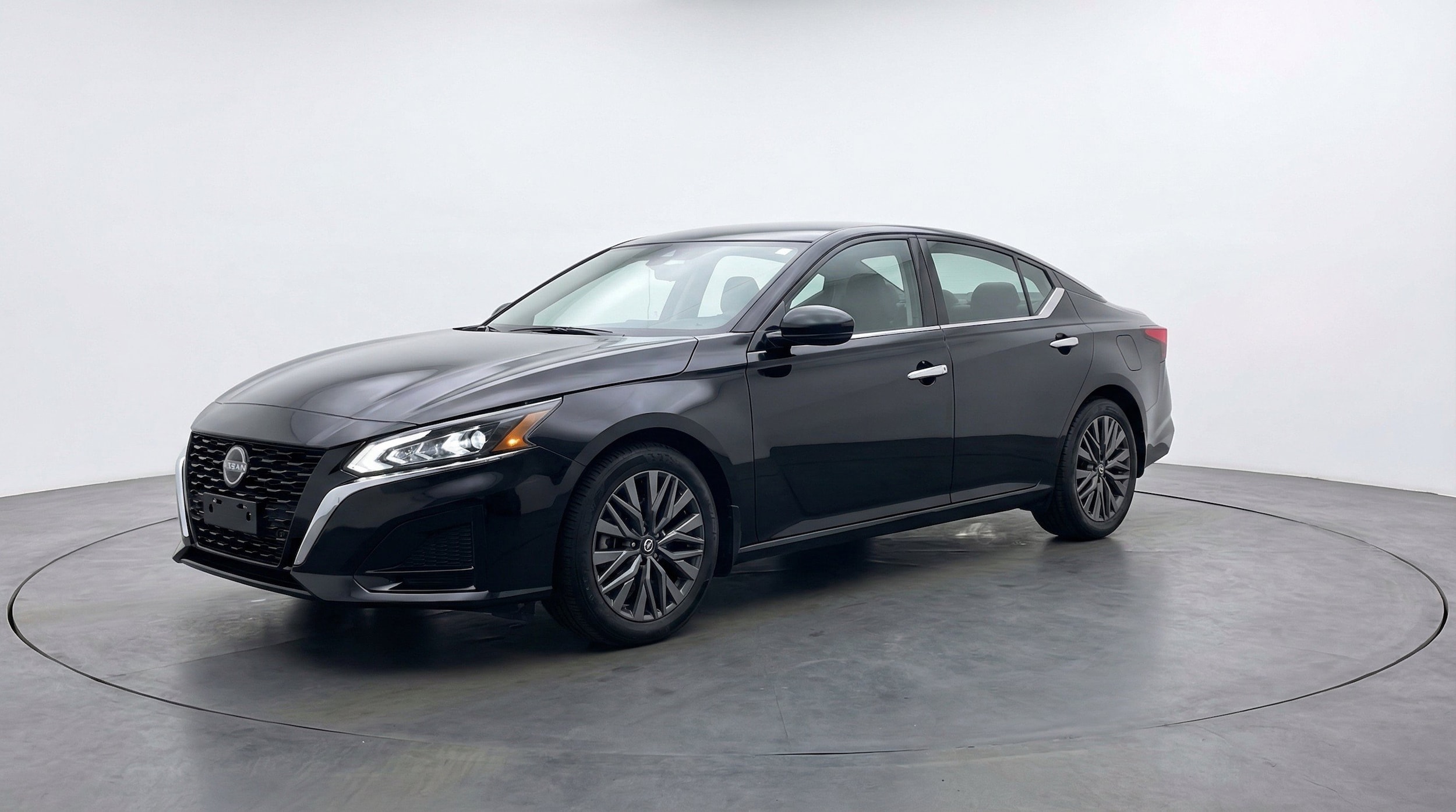Thumbnail: 2025 Nissan Altima - 3