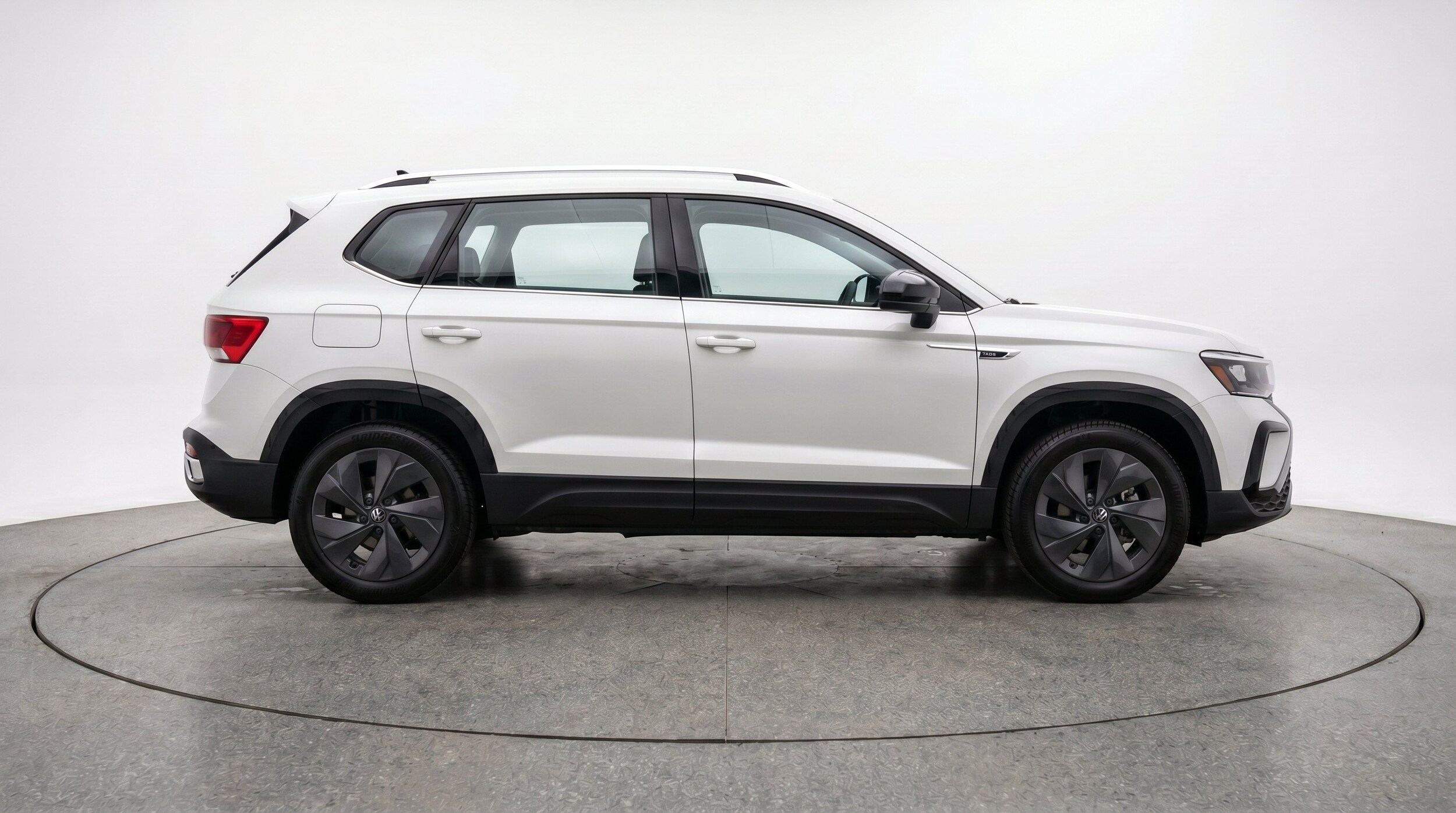 Thumbnail: 2026 Volkswagen Taos - 11