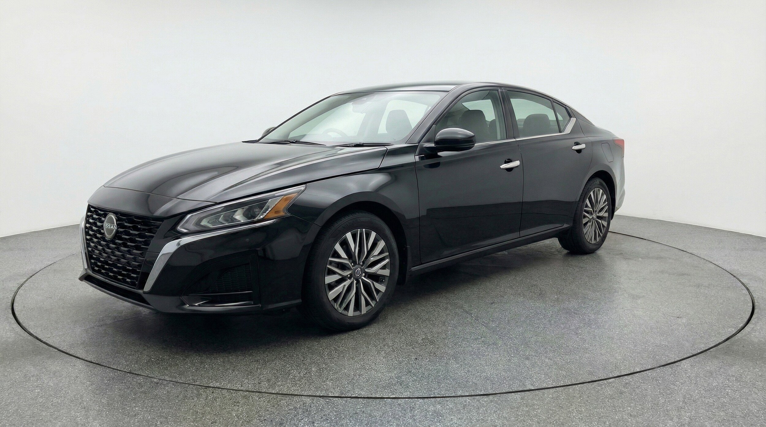 Thumbnail: 2025 Nissan Altima - 3