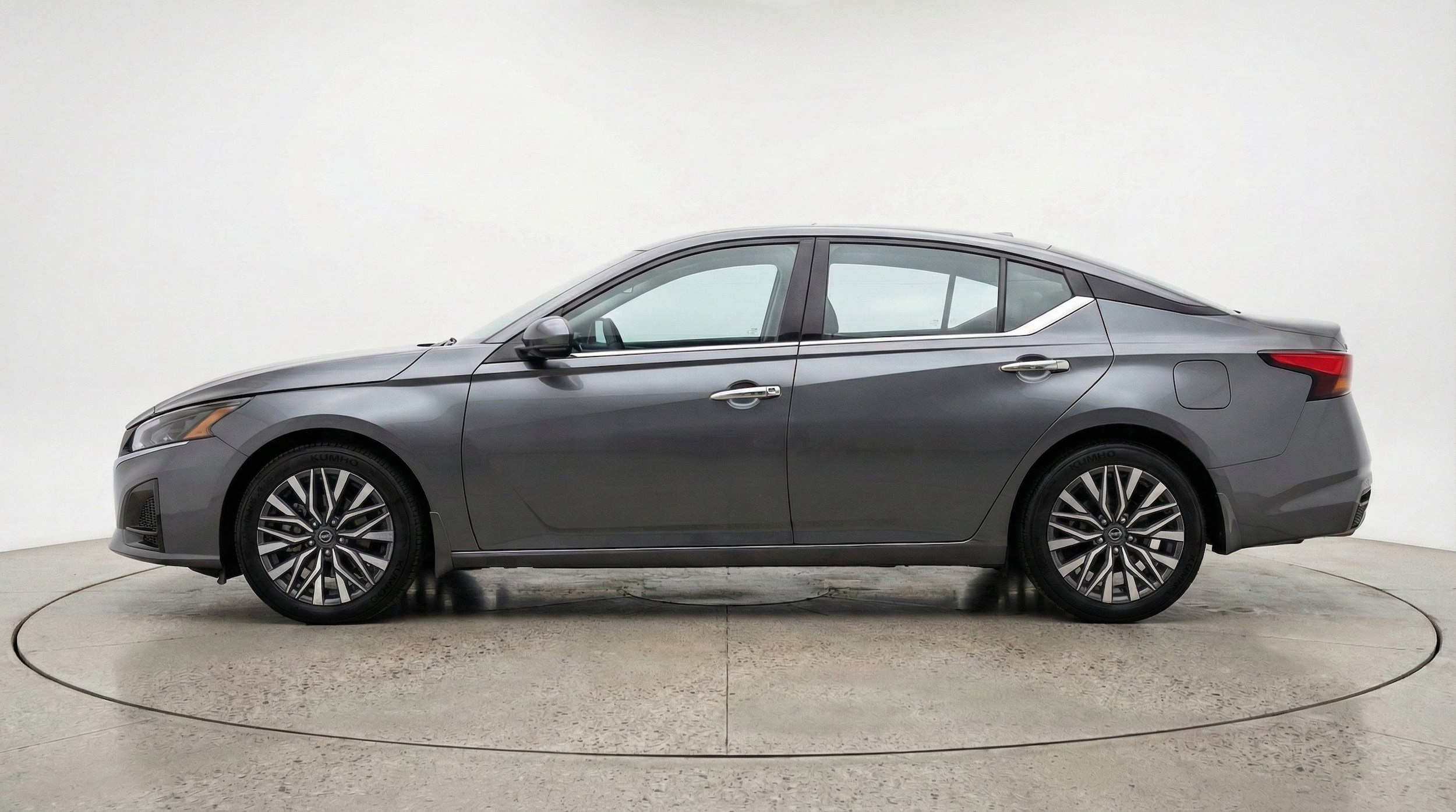 Thumbnail: 2025 Nissan Altima - 5