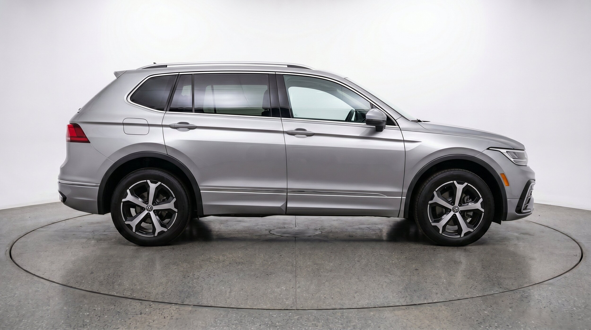 Thumbnail: 2026 Volkswagen Tiguan - 11