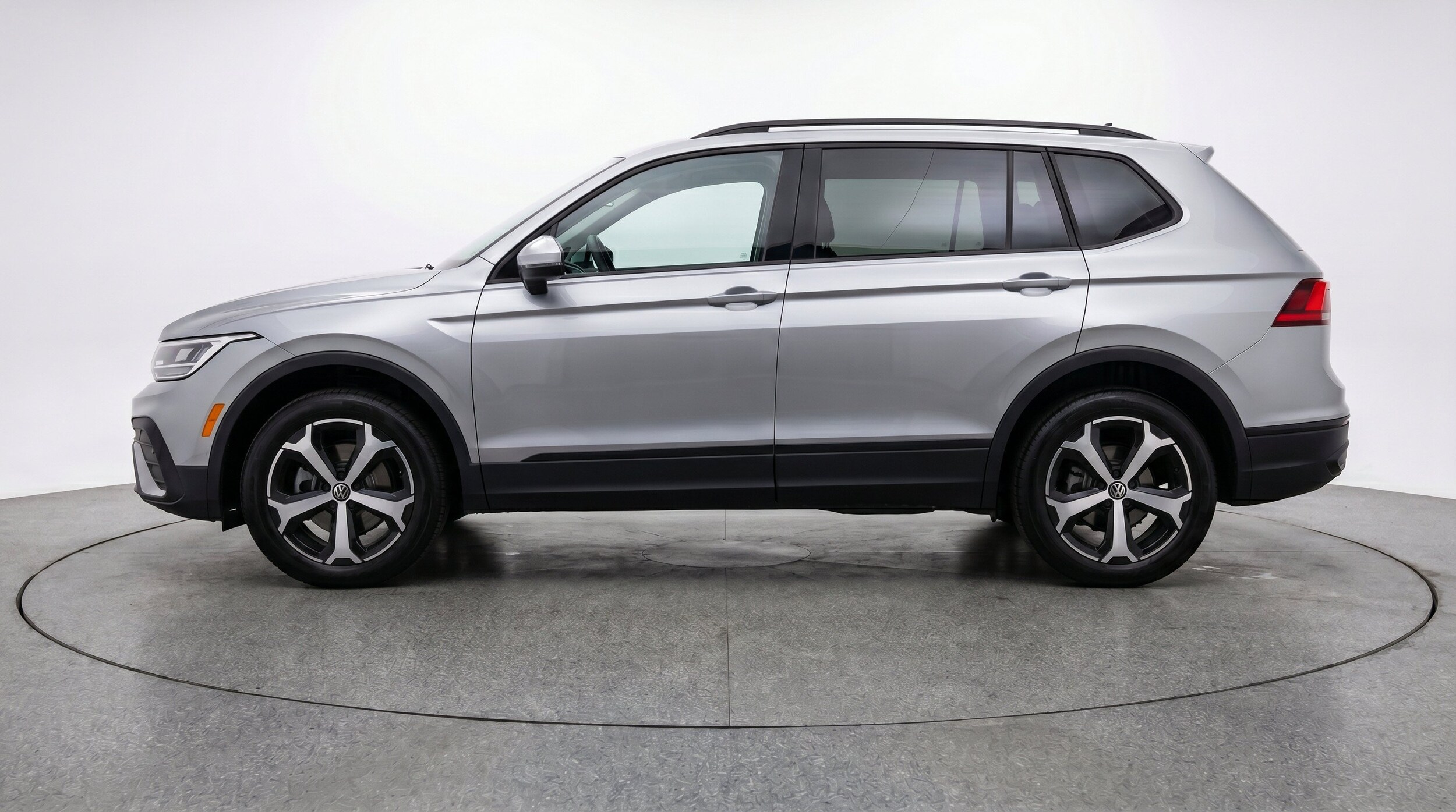 Thumbnail: 2026 Volkswagen Tiguan - 5