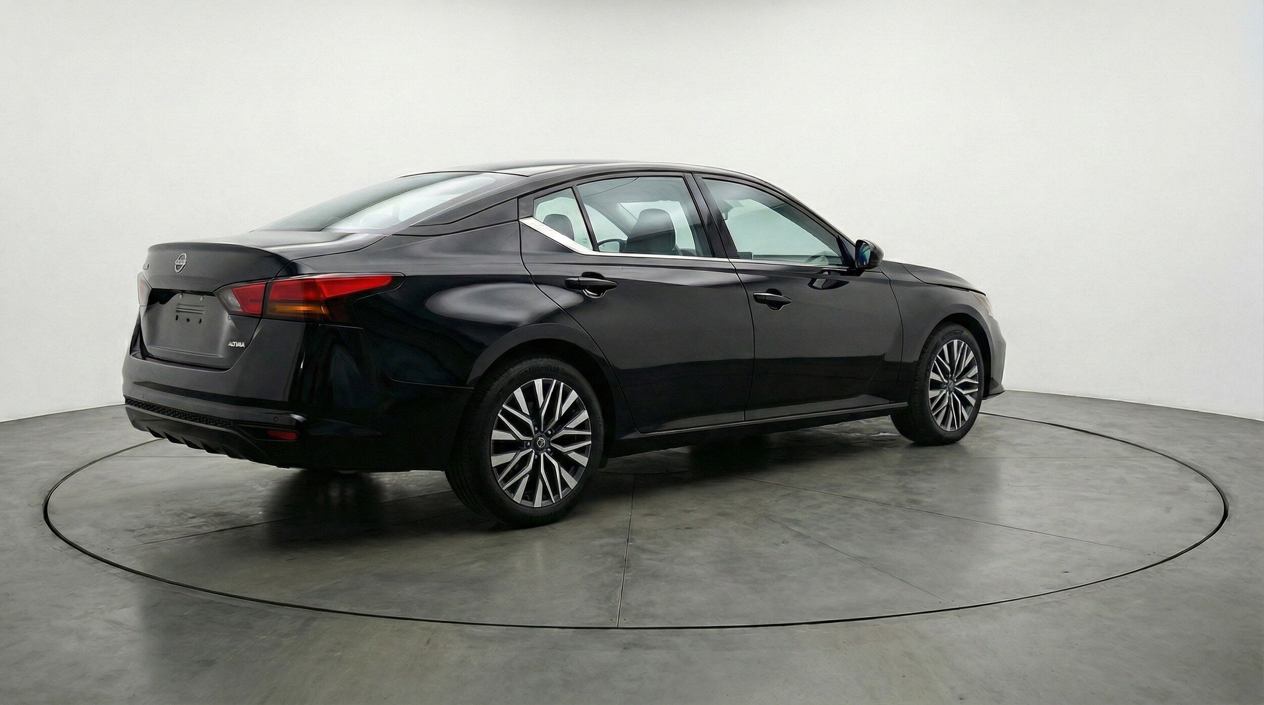 Thumbnail: 2025 Nissan Altima - 9
