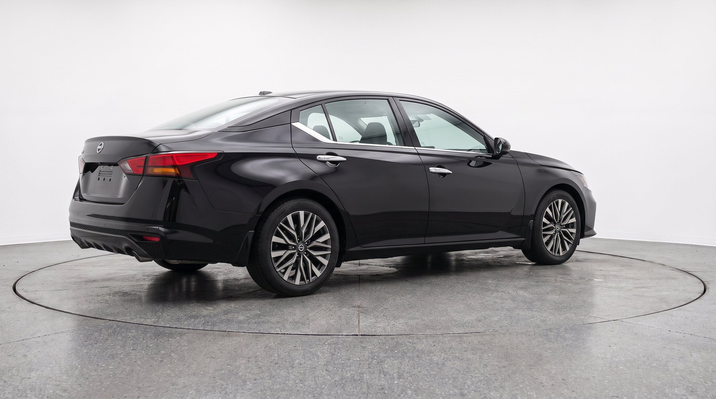 Thumbnail: 2025 Nissan Altima - 9
