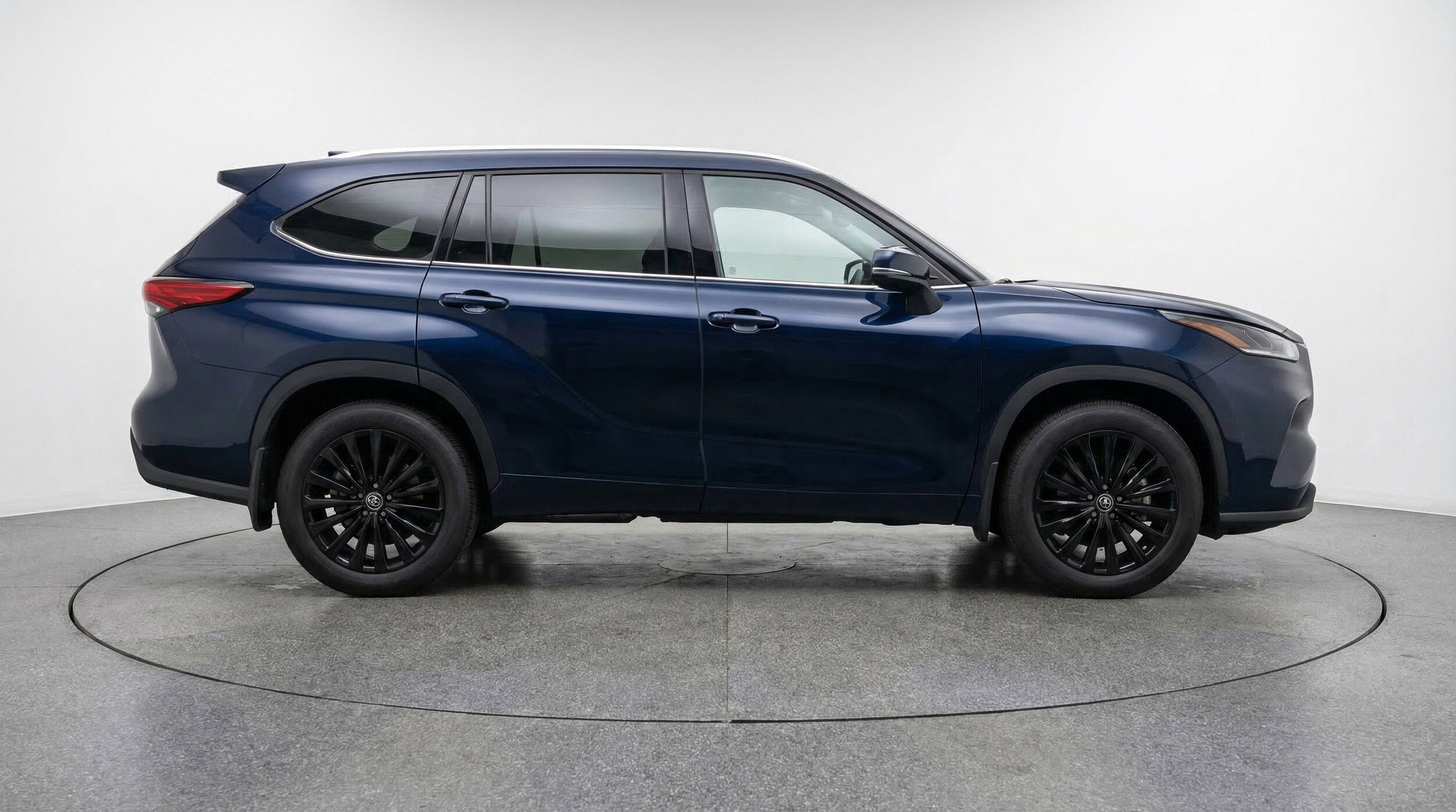 Thumbnail: 2025 Toyota Highlander - 11