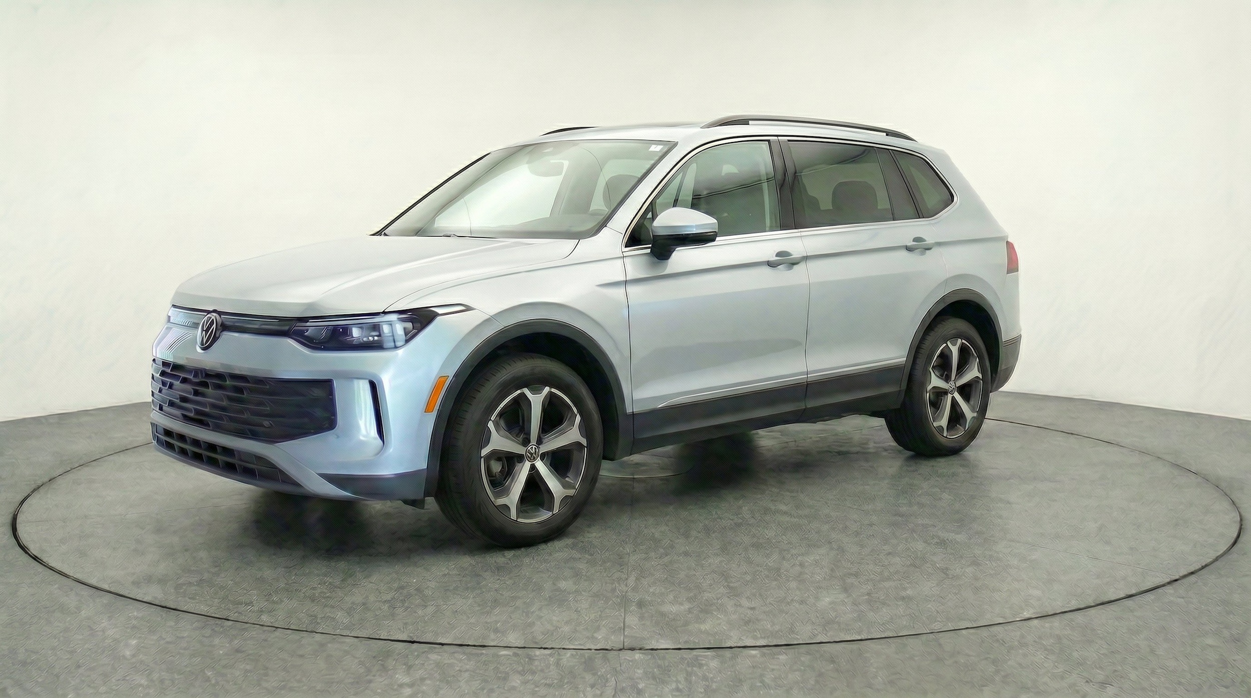 Thumbnail: 2026 Volkswagen Tiguan - 3