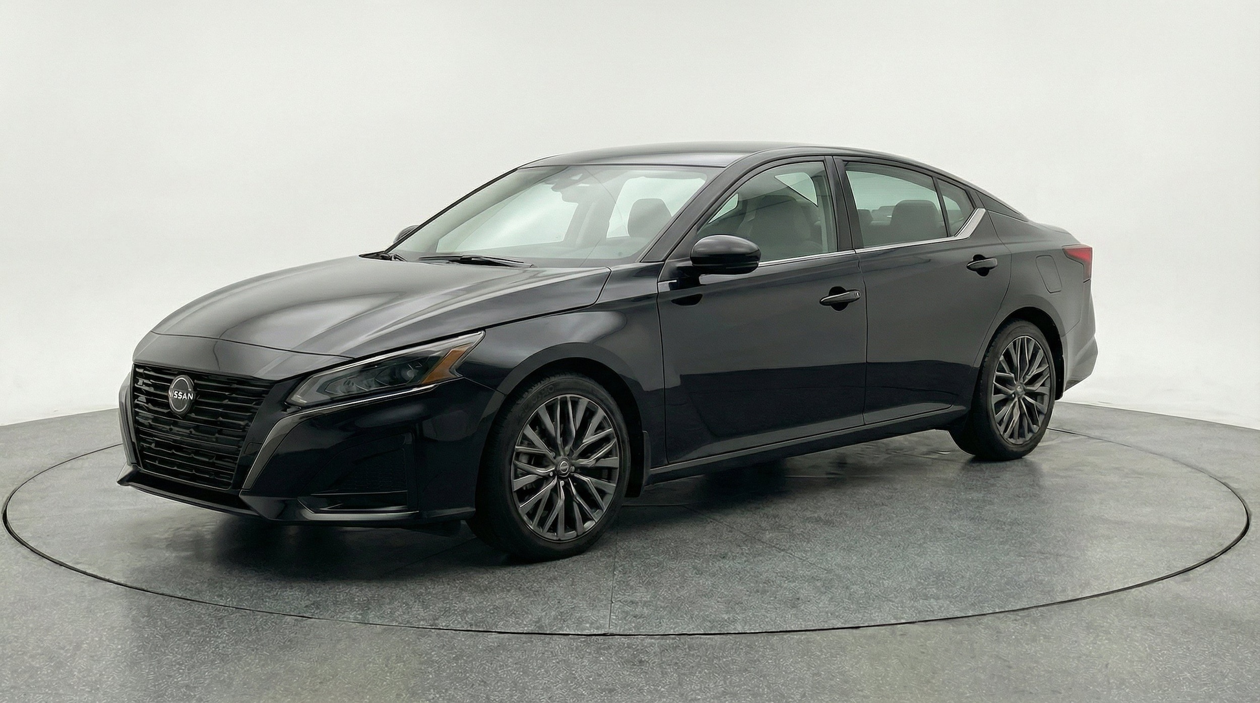 Thumbnail: 2025 Nissan Altima - 3