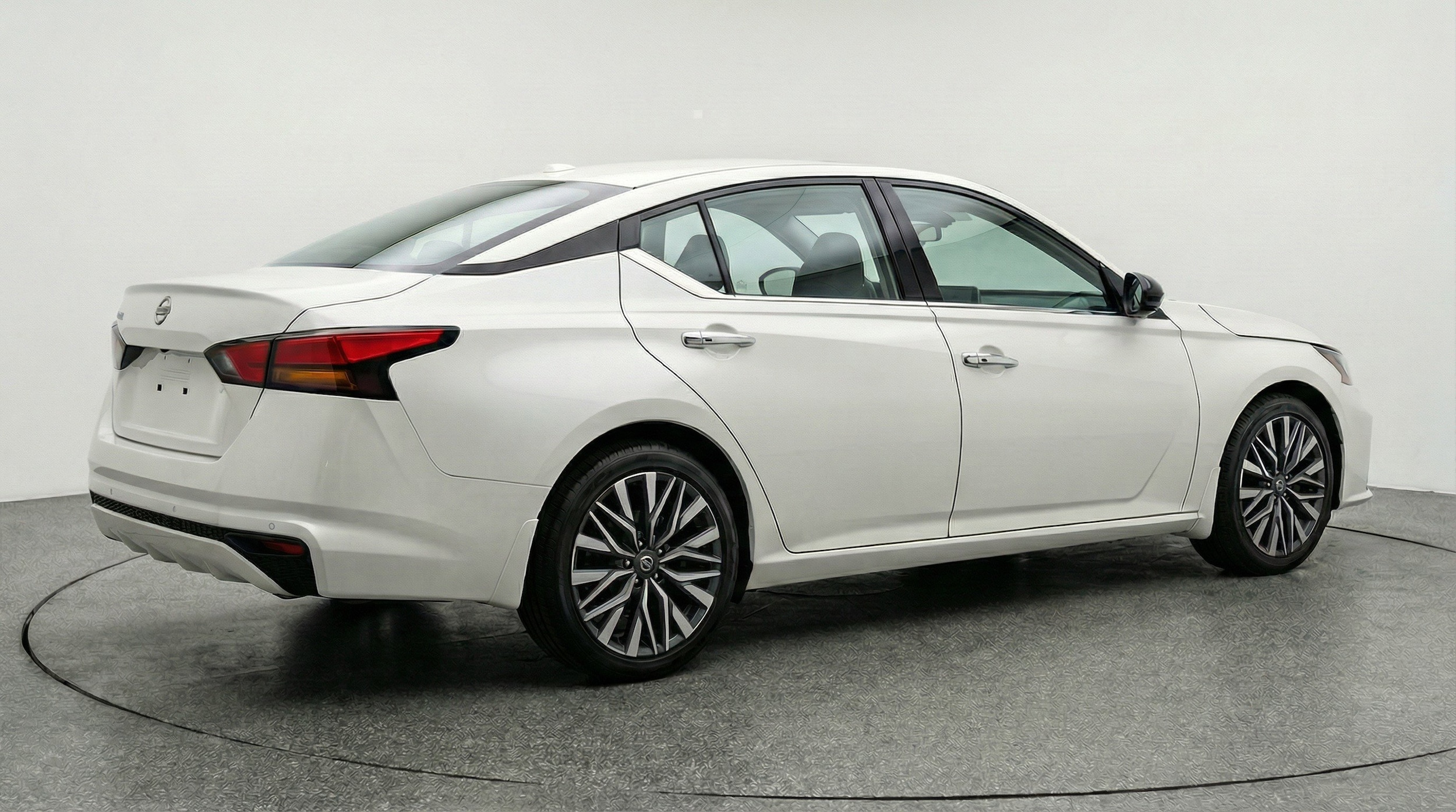 Thumbnail: 2025 Nissan Altima - 9