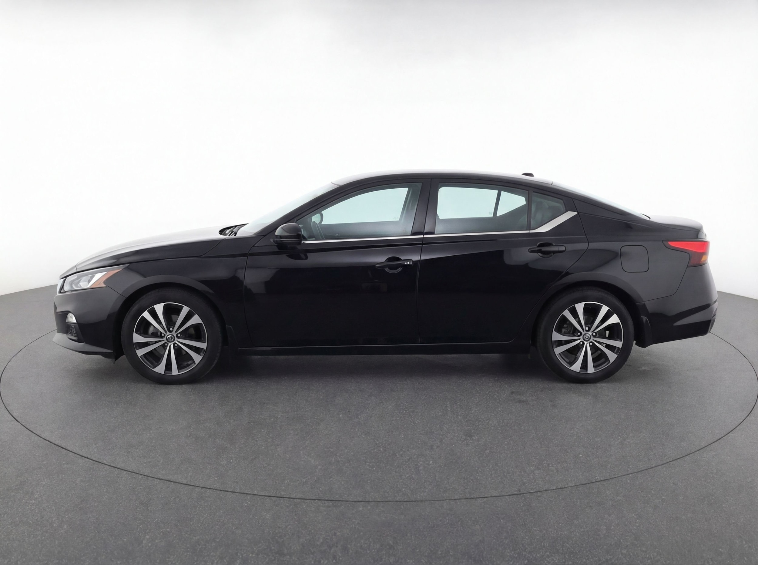 Thumbnail: 2023 Nissan Sentra - 5