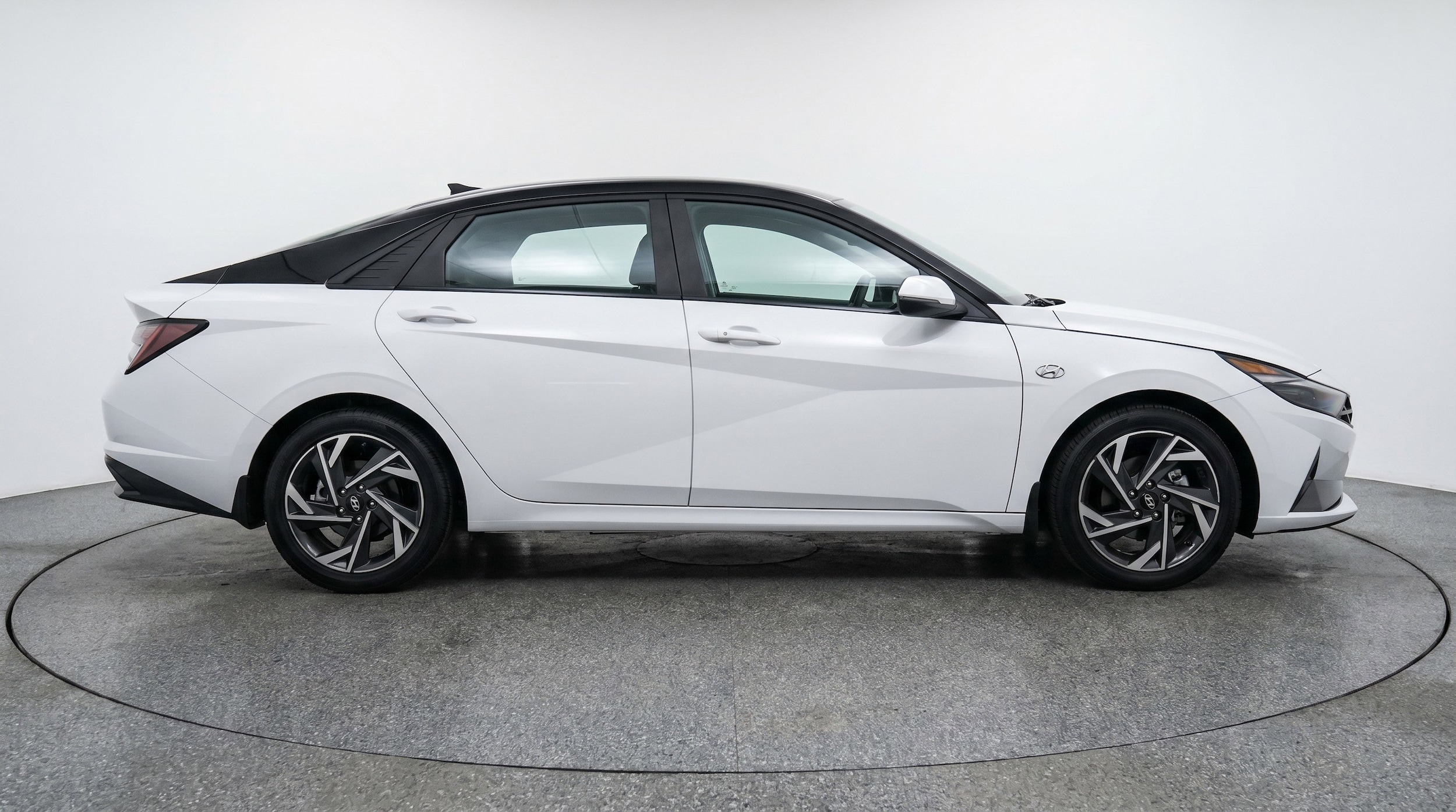 Thumbnail: 2025 Hyundai Elantra - 11