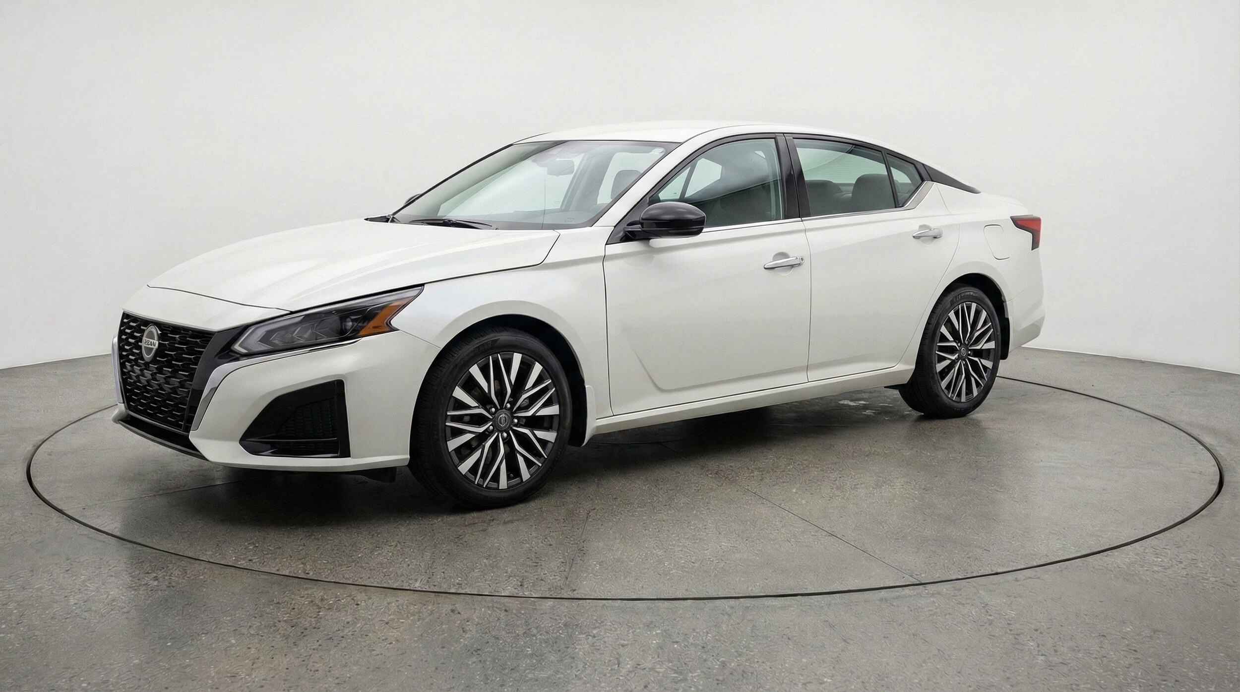 Thumbnail: 2025 Nissan Altima - 3