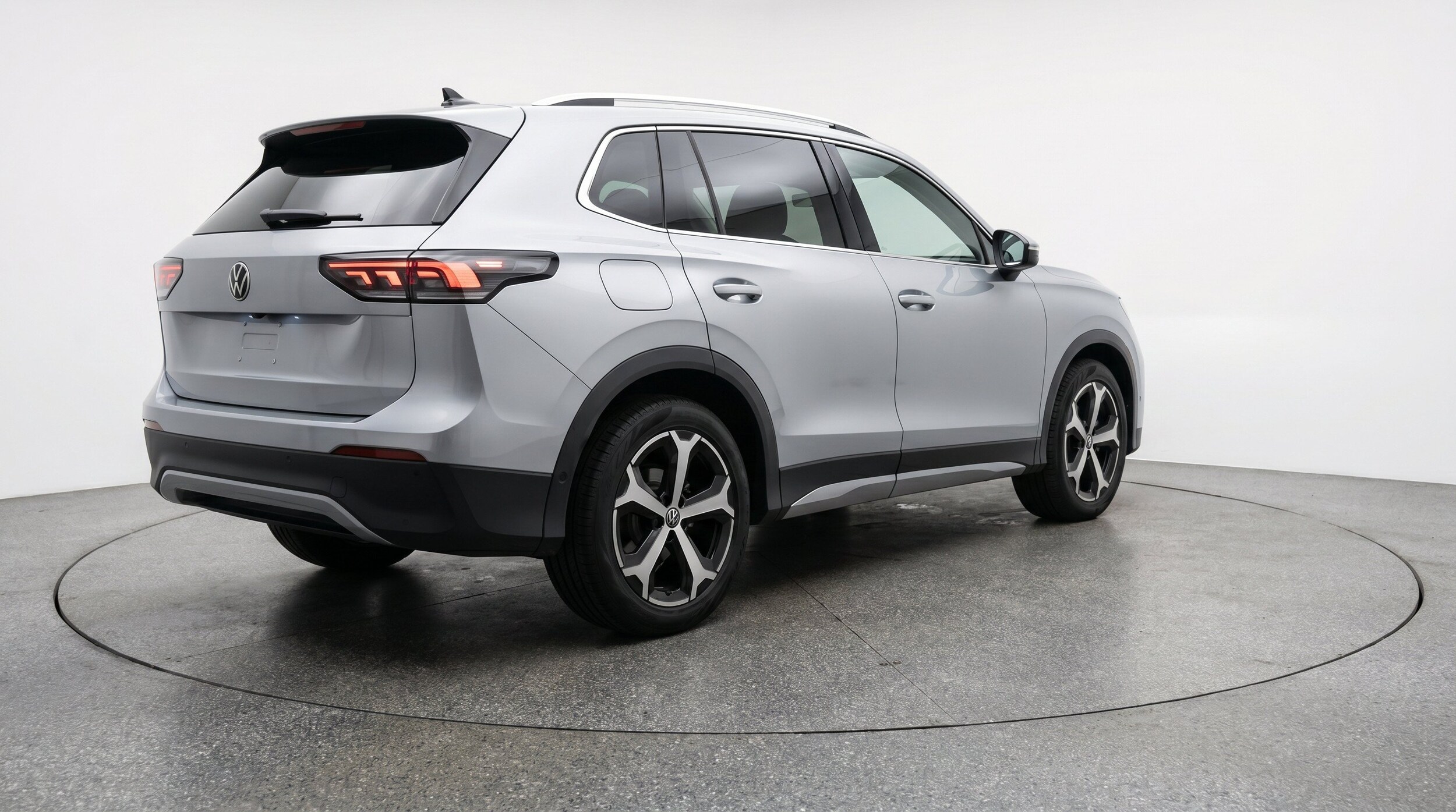 Thumbnail: 2026 Volkswagen Tiguan - 9