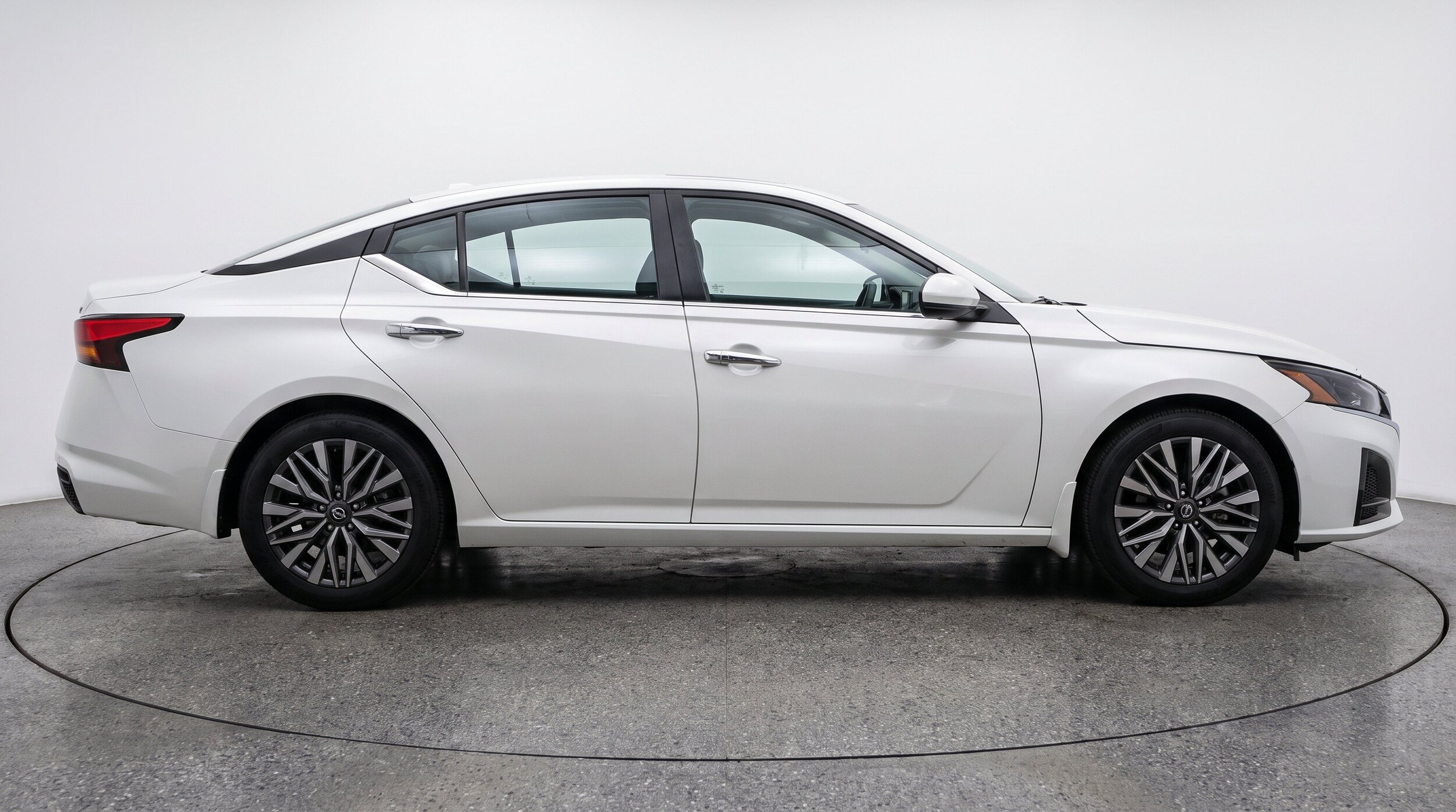 Thumbnail: 2025 Nissan Altima - 10