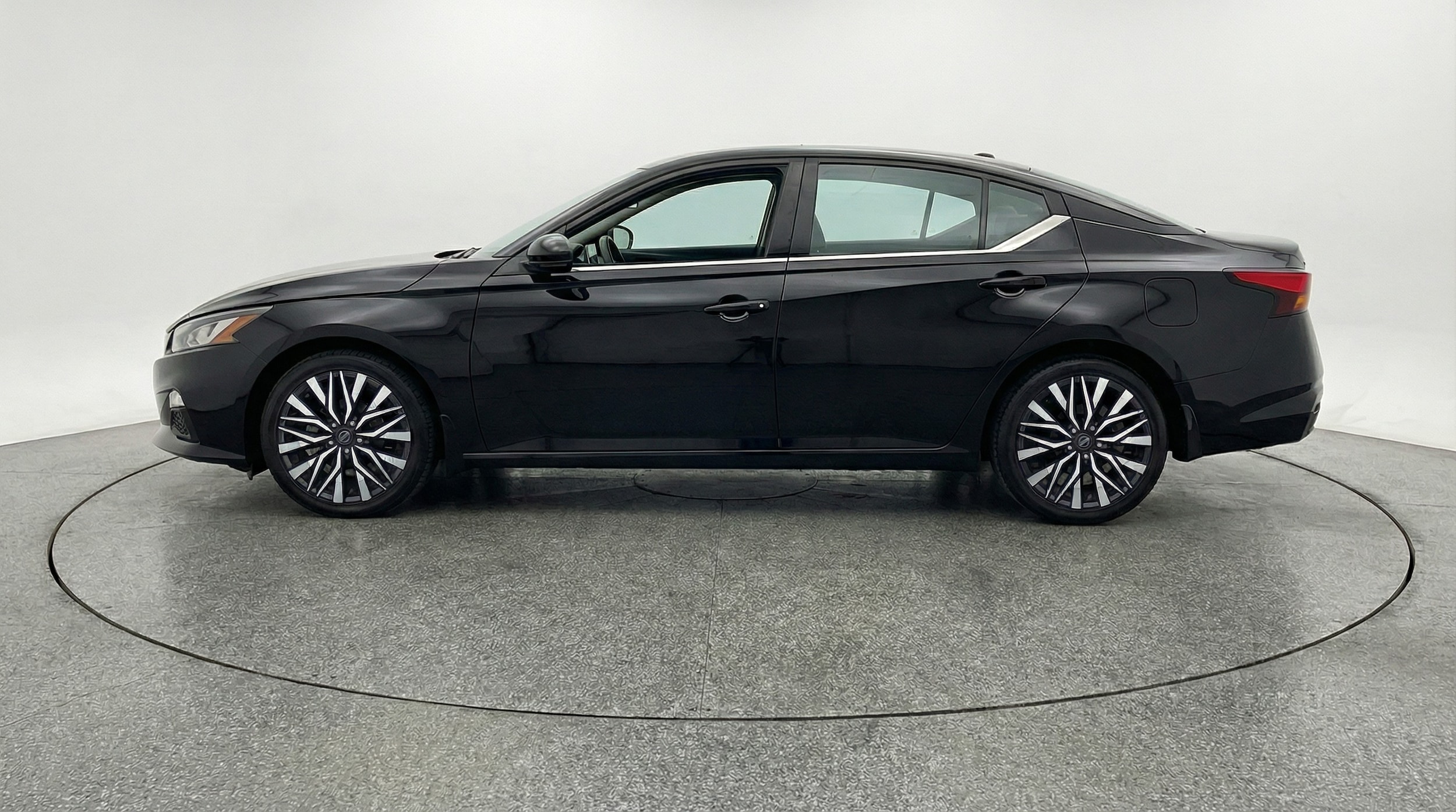 Thumbnail: 2025 Nissan Altima - 4