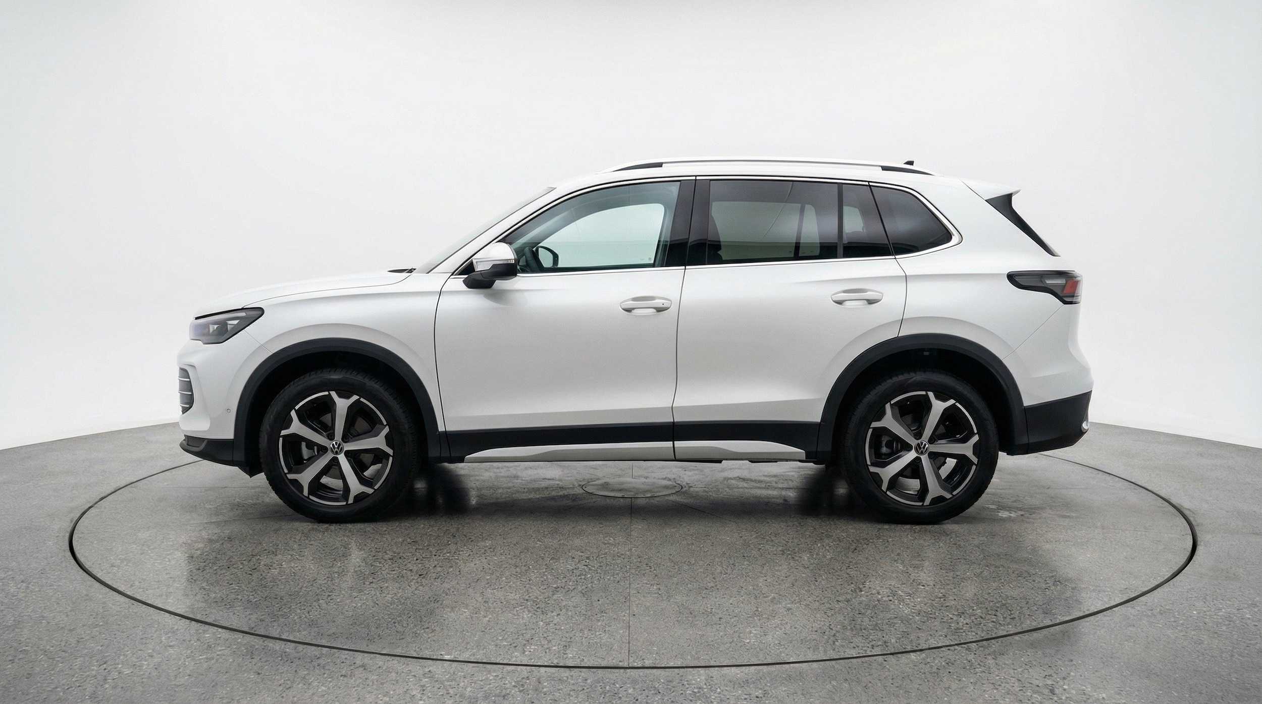 Thumbnail: 2026 Volkswagen Tiguan - 5