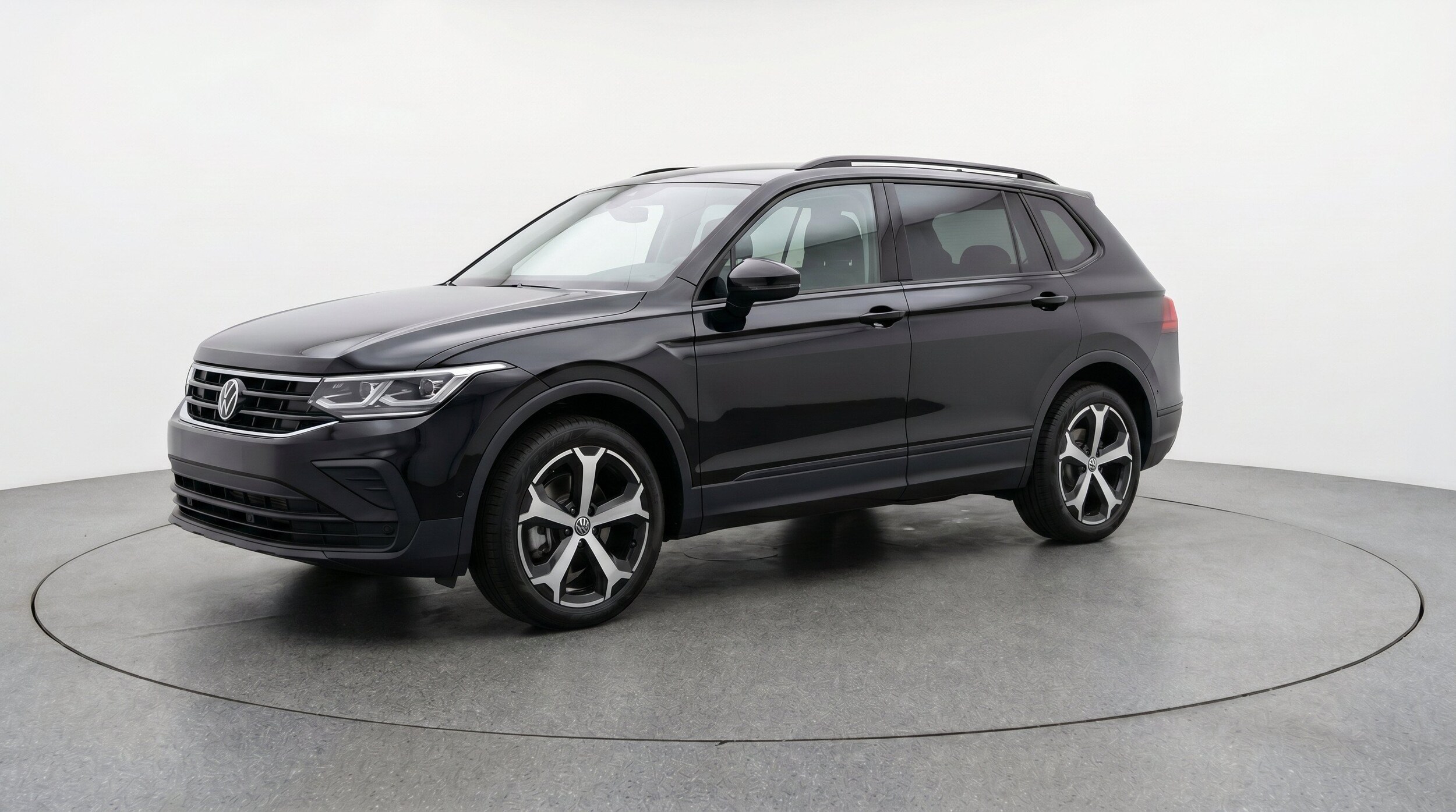 Thumbnail: 2026 Volkswagen Tiguan - 3