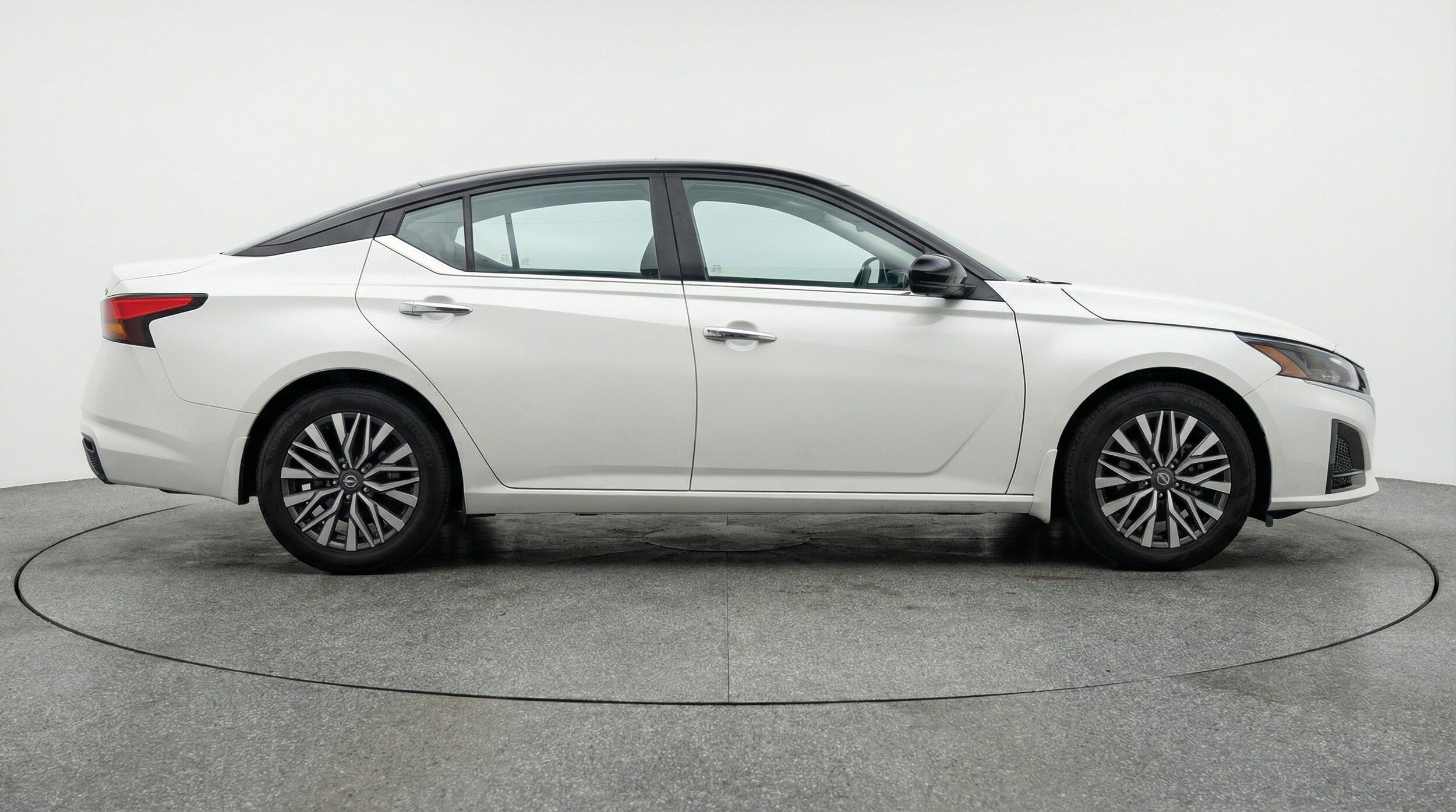 Thumbnail: 2025 Nissan Altima - 11