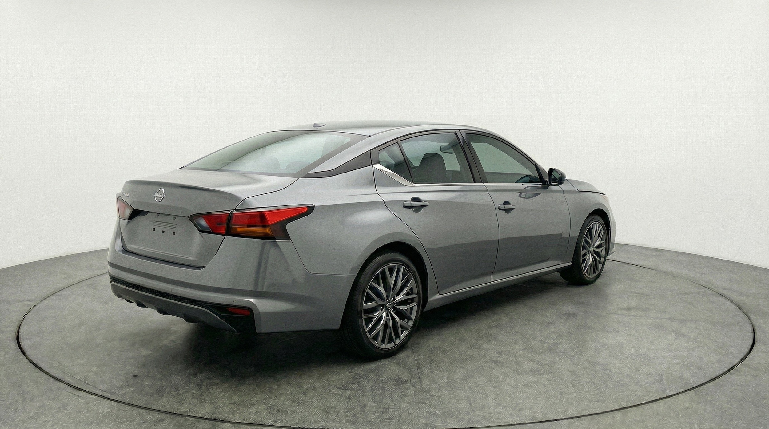 Thumbnail: 2025 Nissan Altima - 9