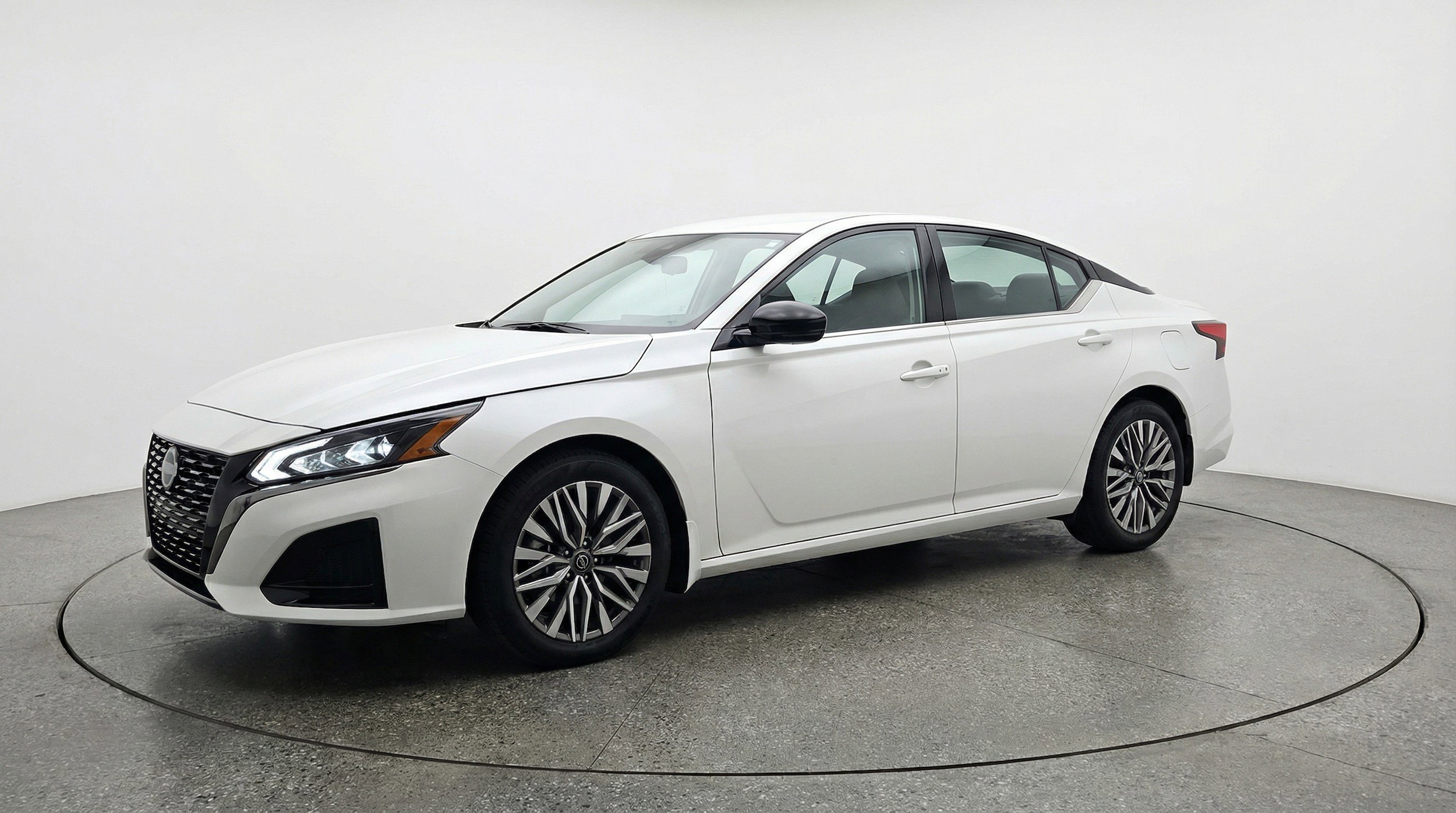Thumbnail: 2025 Nissan Altima - 3