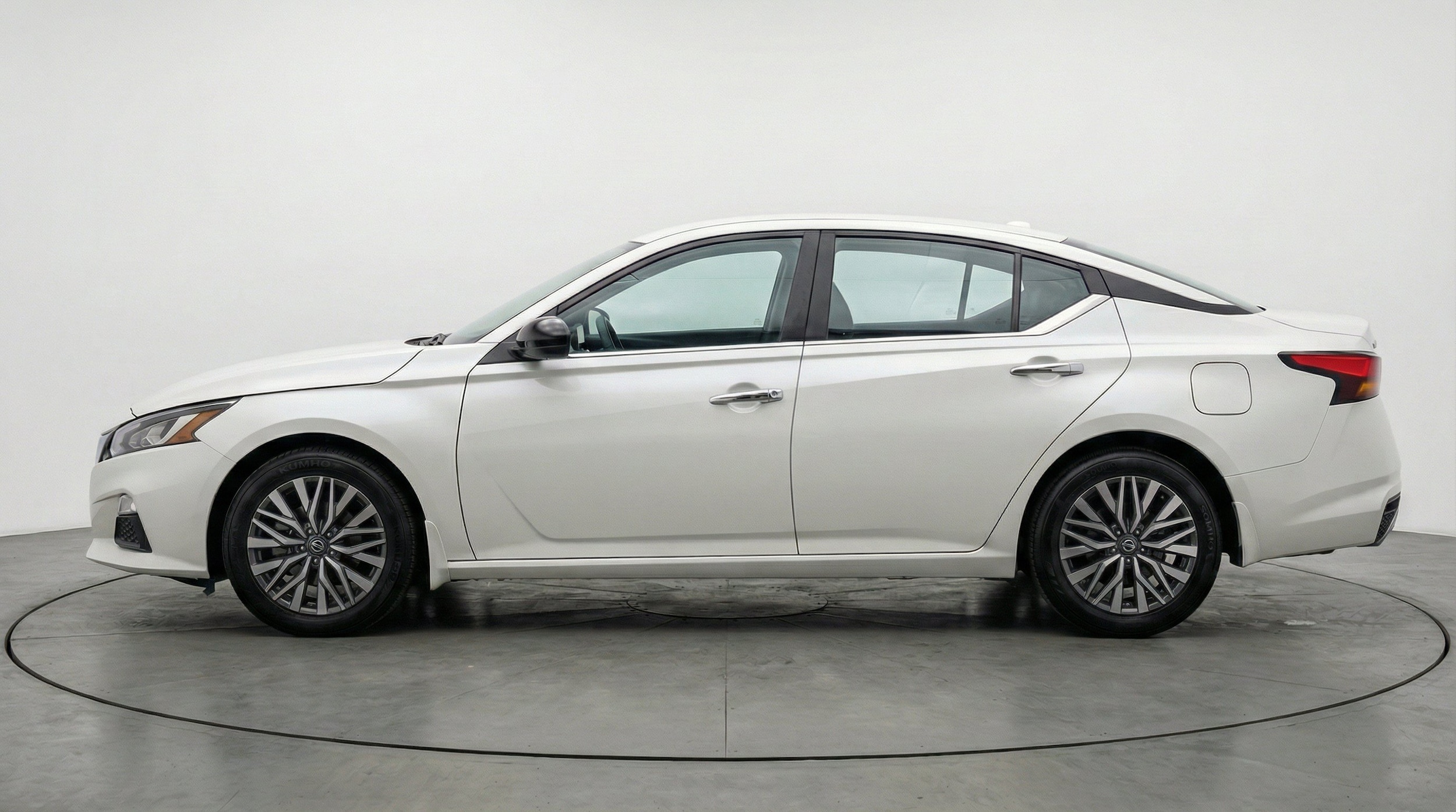 Thumbnail: 2025 Nissan Altima - 5