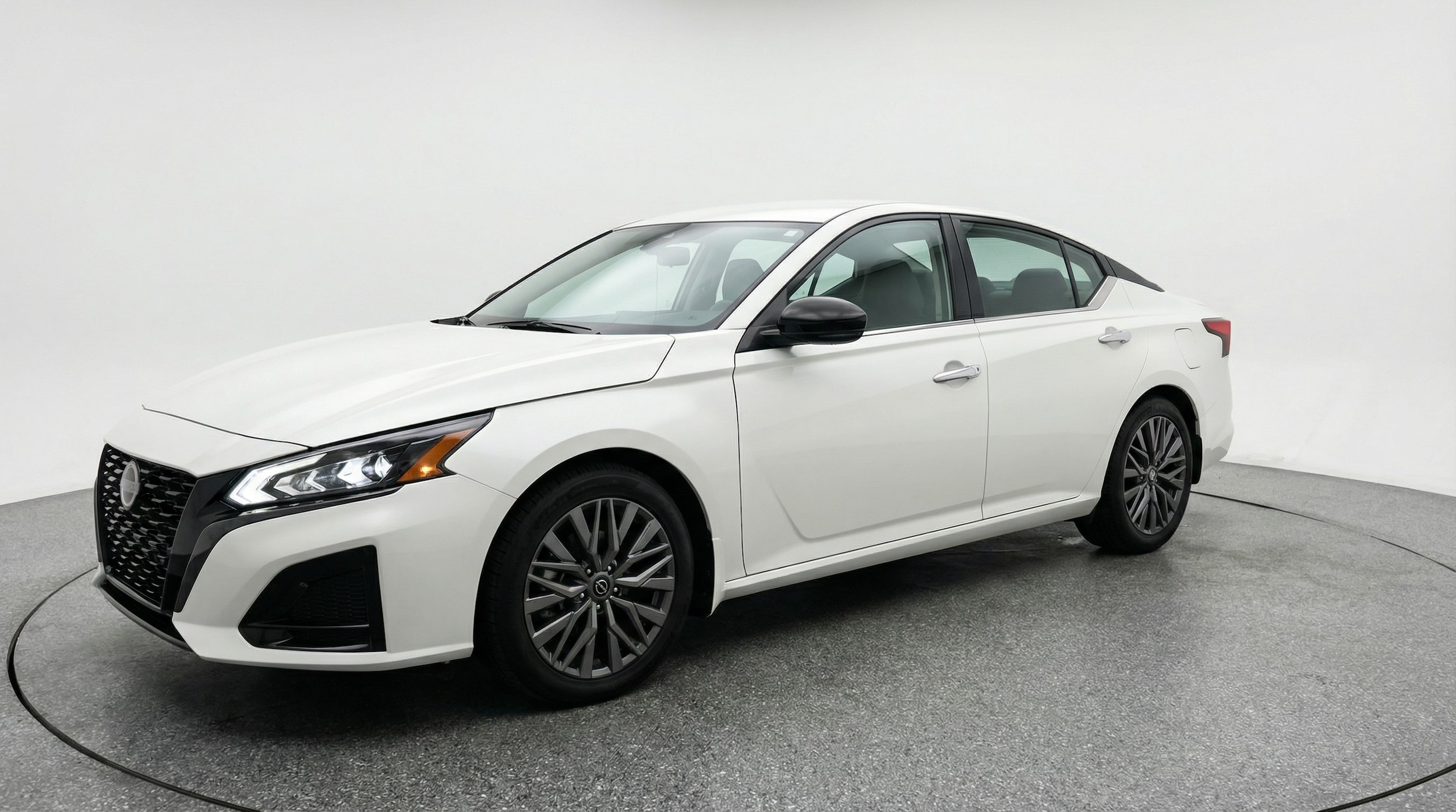 Thumbnail: 2025 Nissan Altima - 3