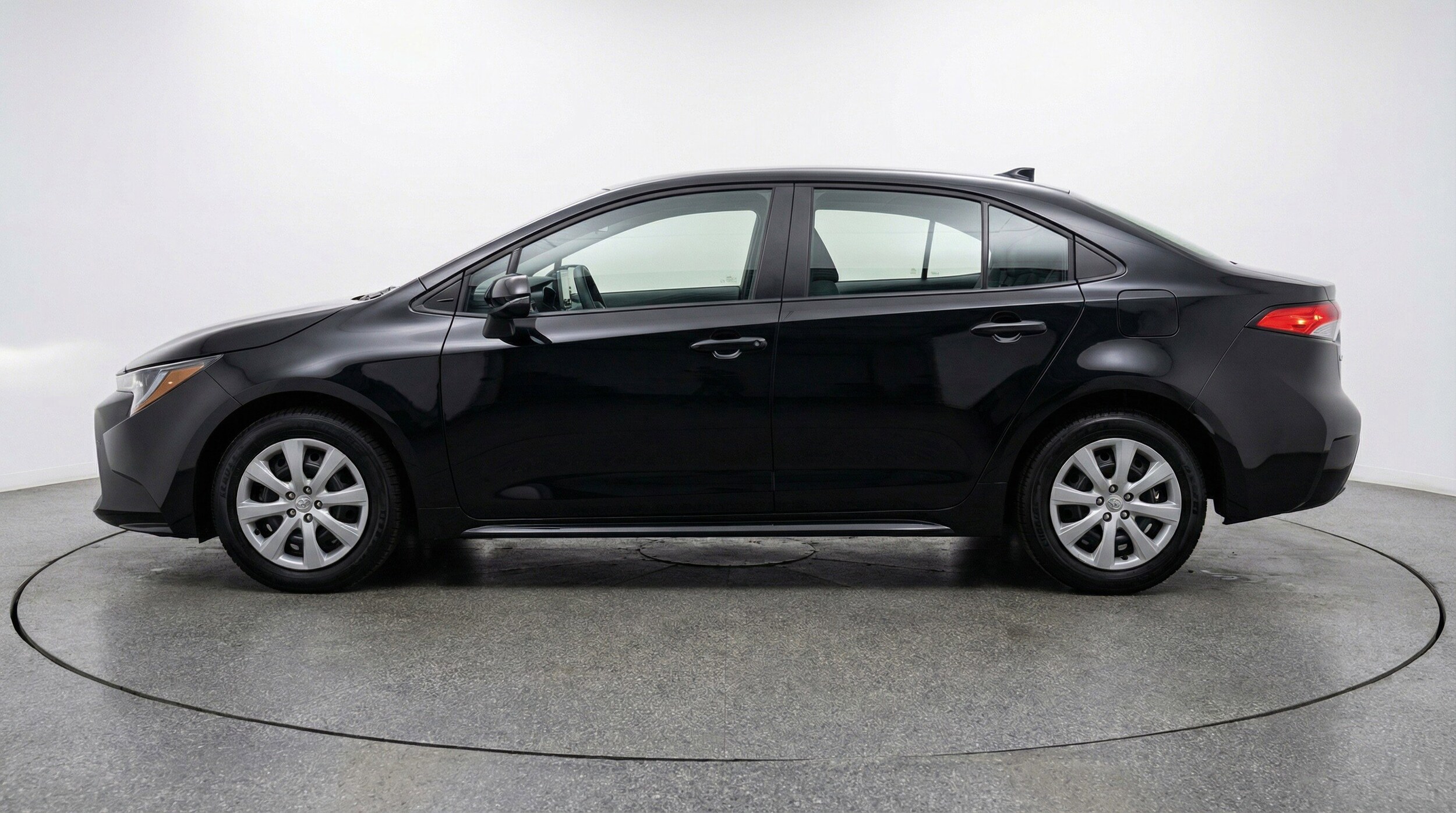 Thumbnail: 2025 Toyota Corolla - 5