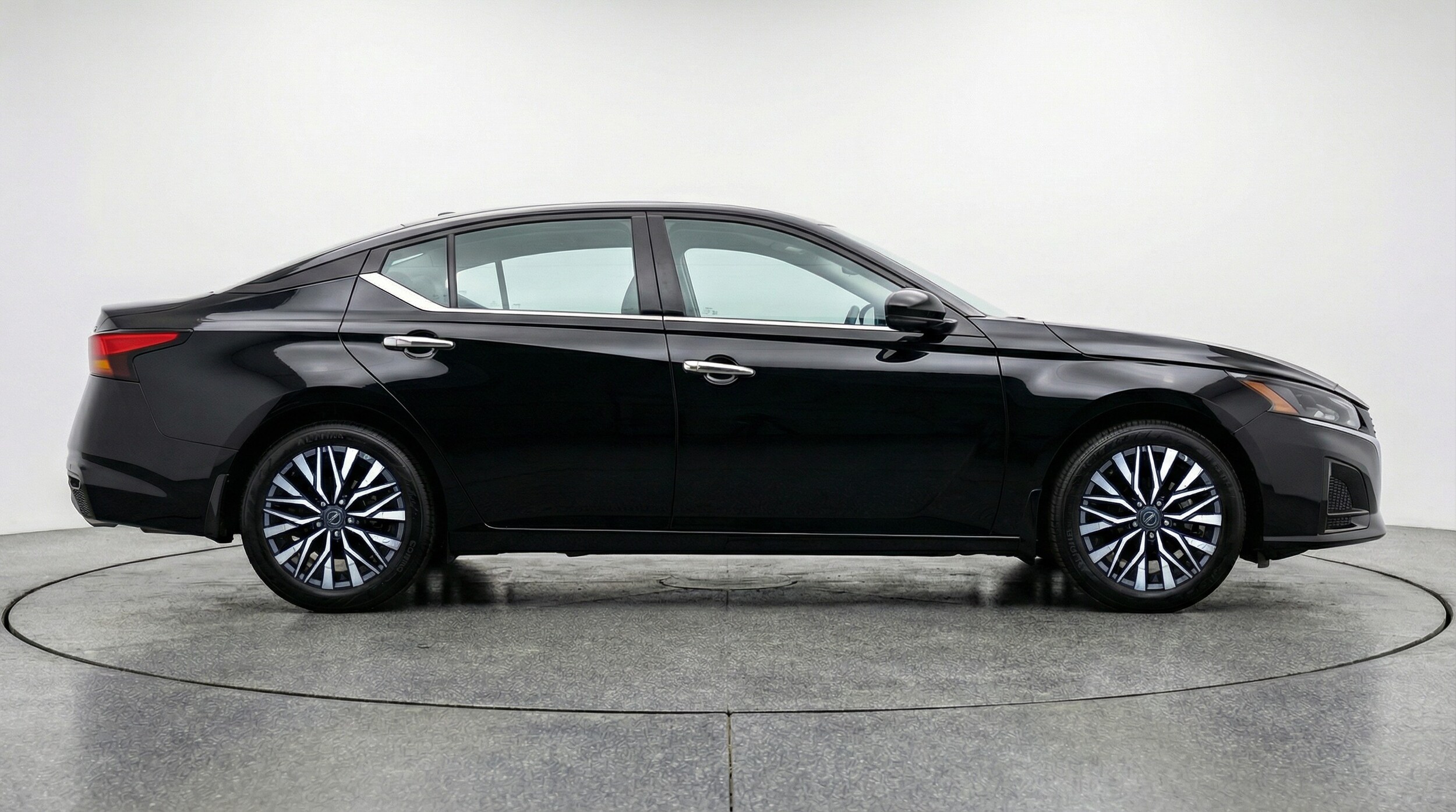 Thumbnail: 2025 Nissan Altima - 8