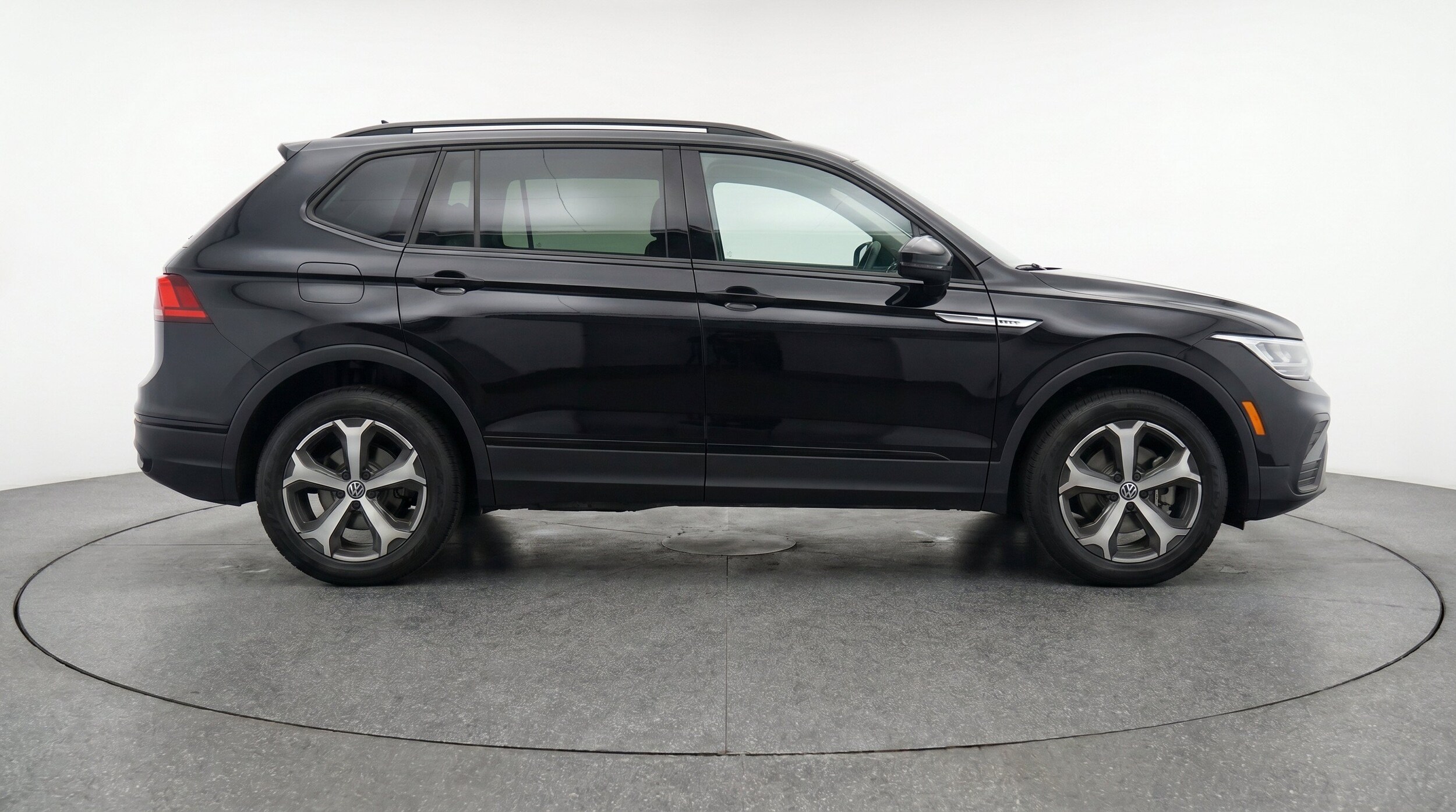 Thumbnail: 2026 Volkswagen Tiguan - 11