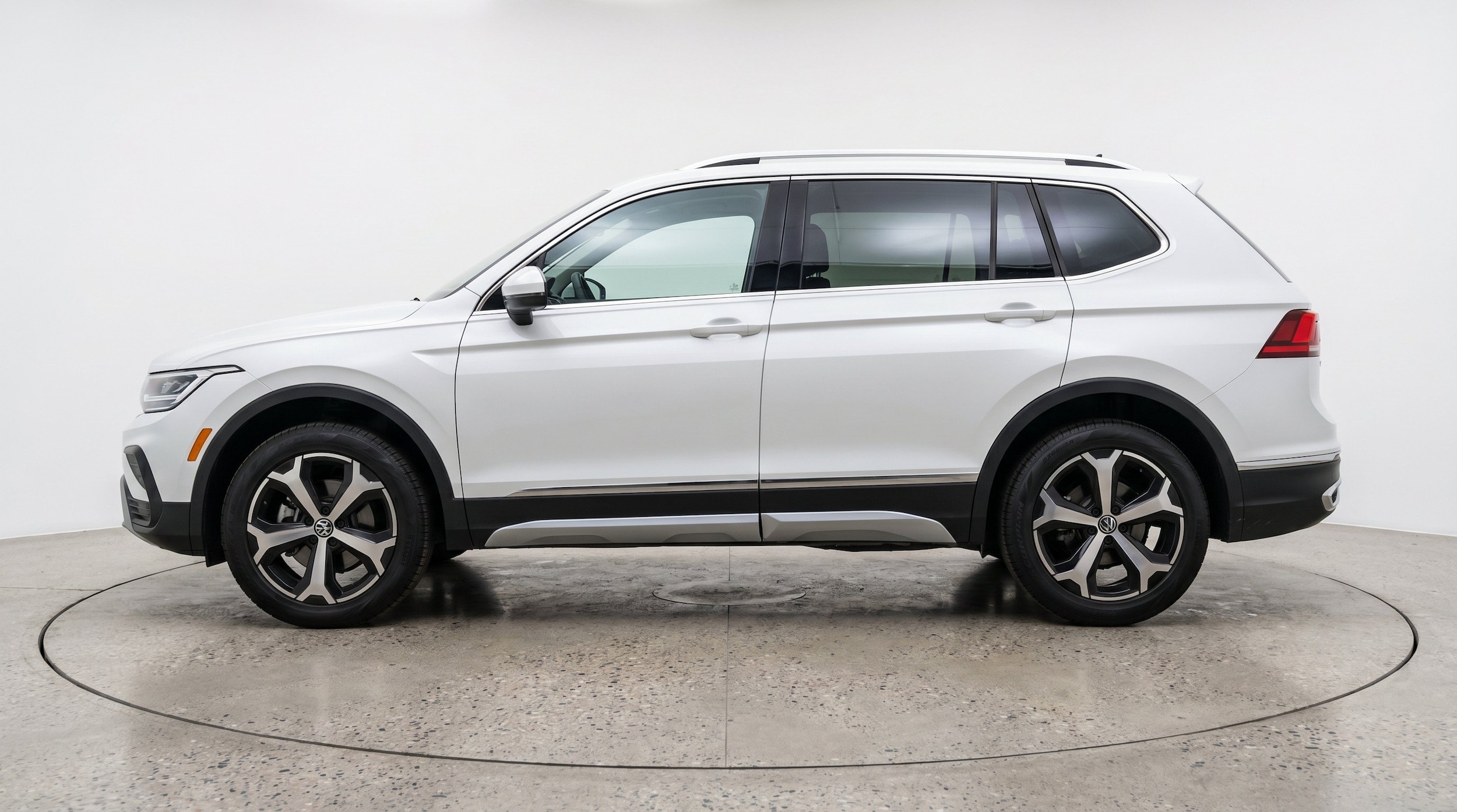 Thumbnail: 2026 Volkswagen Tiguan - 5