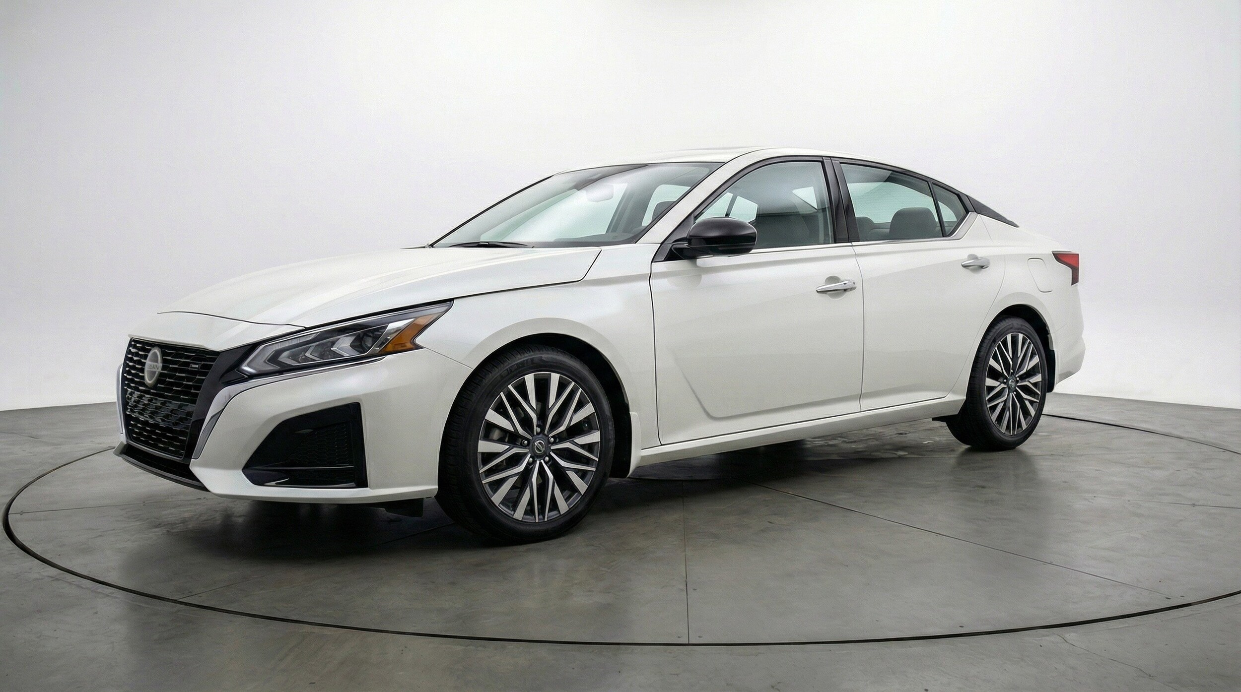 Thumbnail: 2025 Nissan Altima - 3