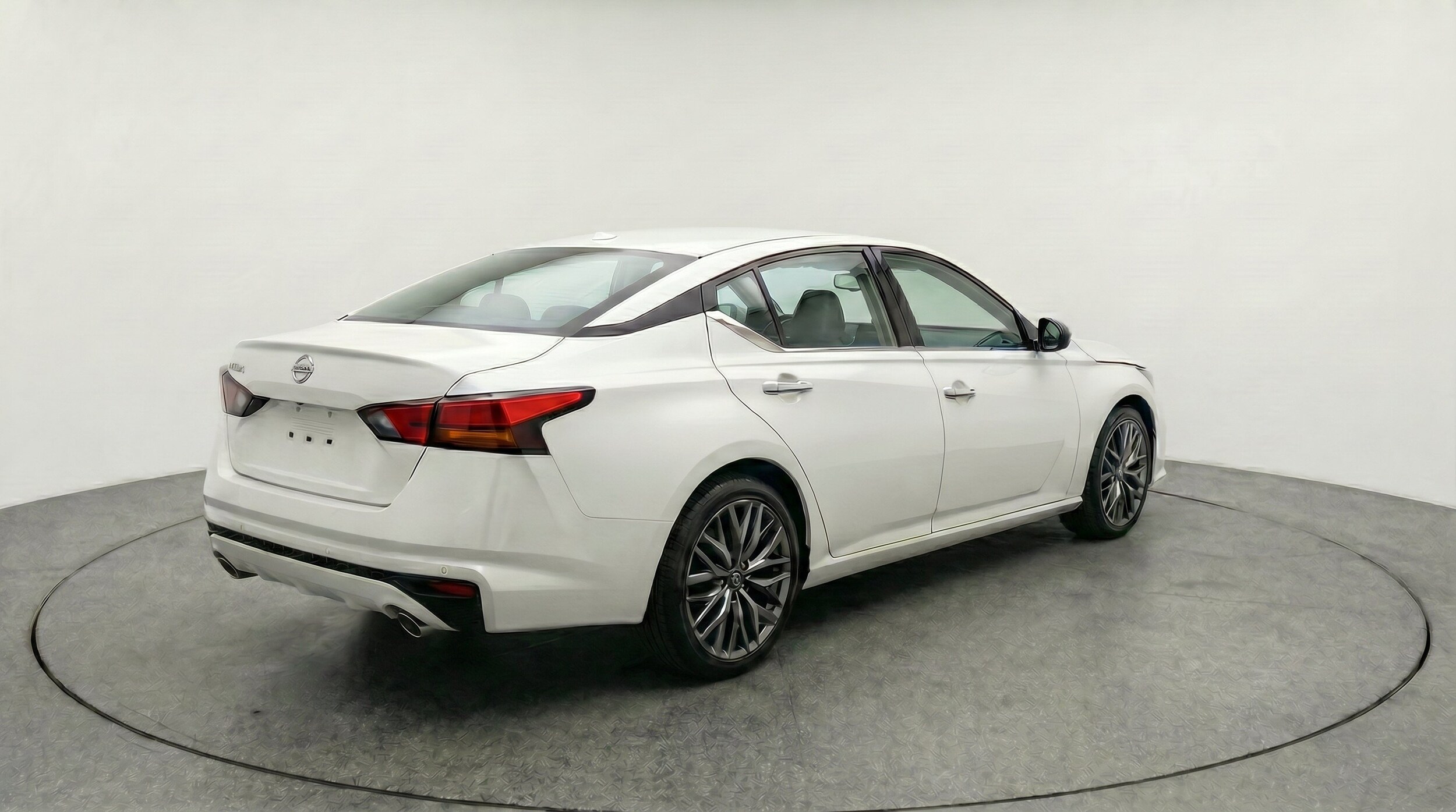 Thumbnail: 2025 Nissan Altima - 9