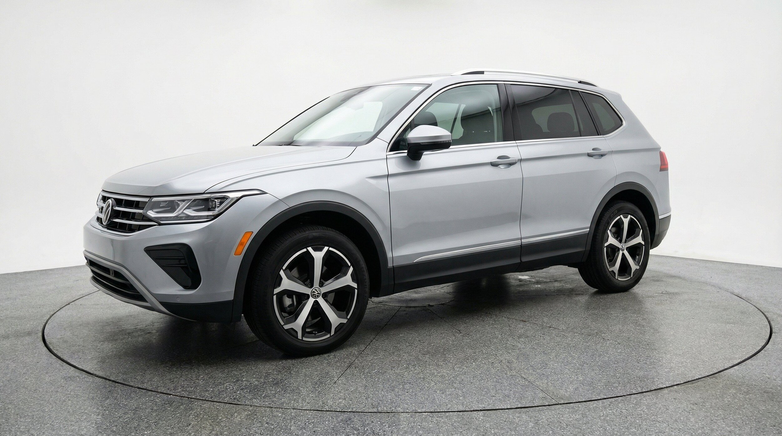 Thumbnail: 2026 Volkswagen Tiguan - 3