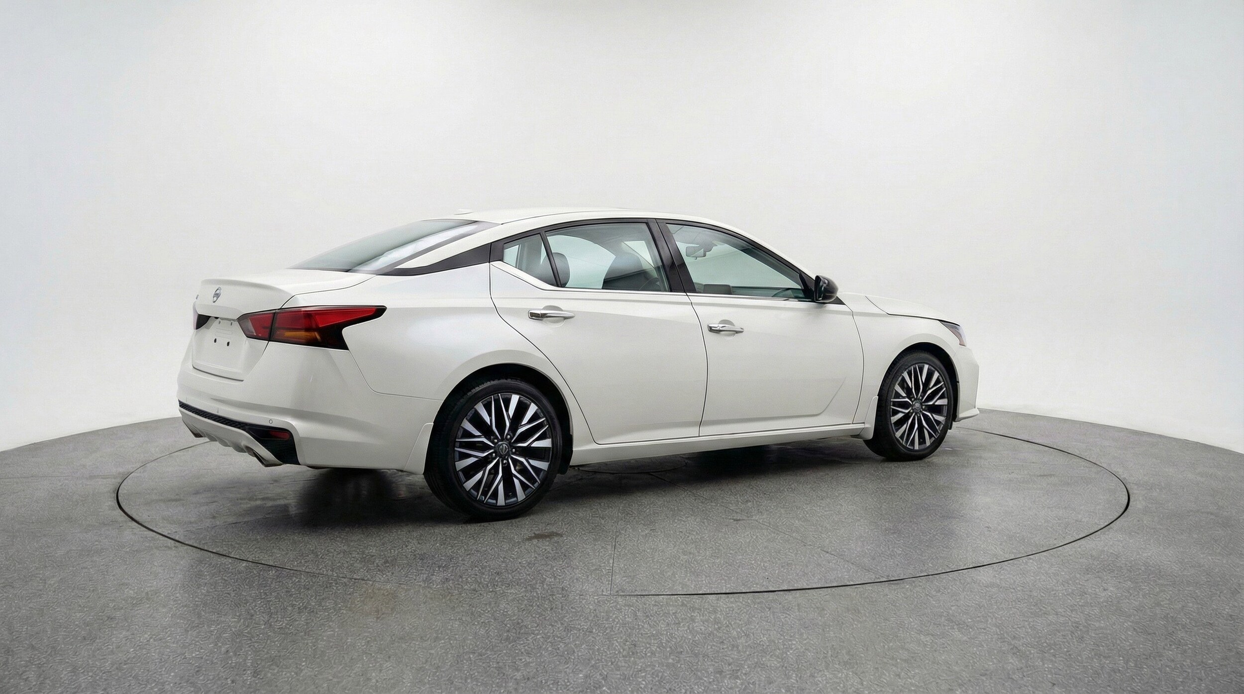 Thumbnail: 2025 Nissan Altima - 9