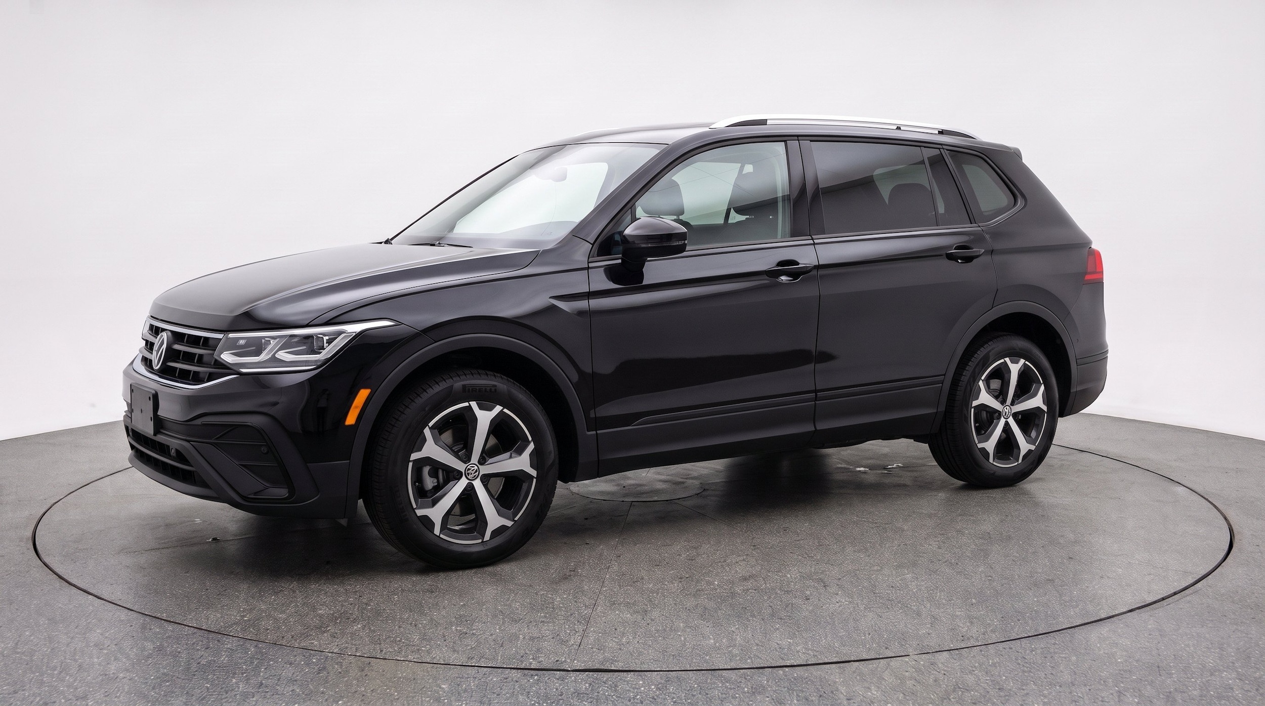 Thumbnail: 2026 Volkswagen Tiguan - 3