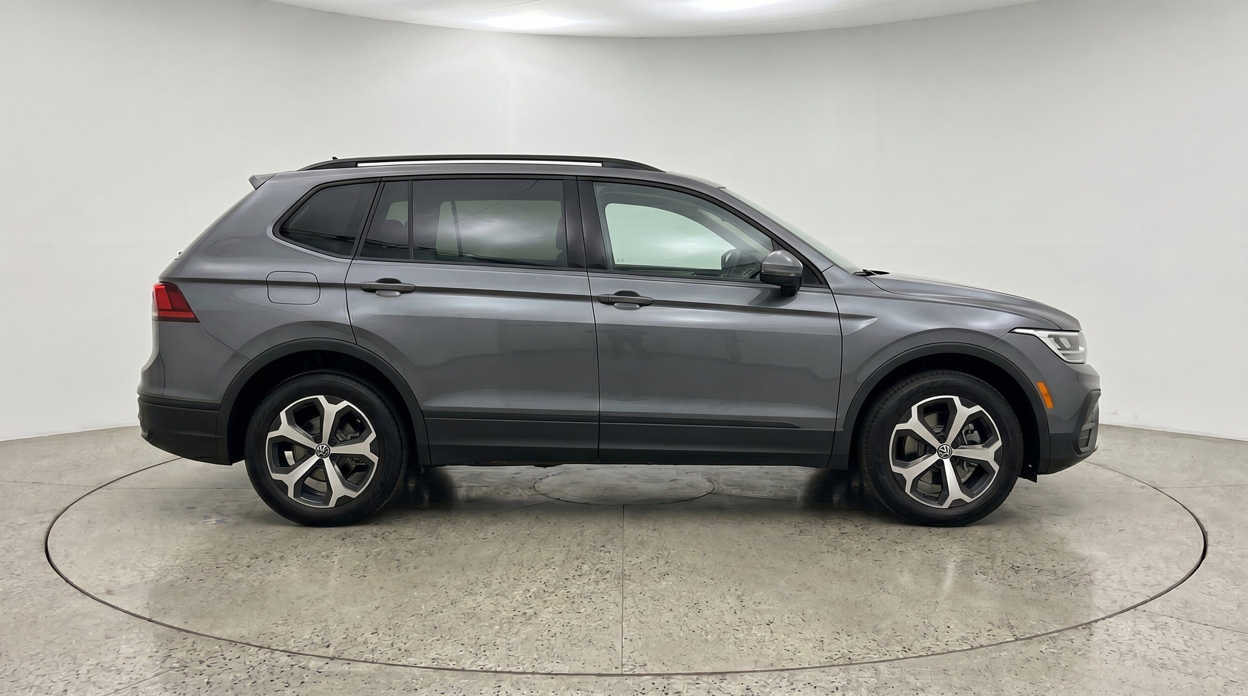 Thumbnail: 2026 Volkswagen Tiguan - 11